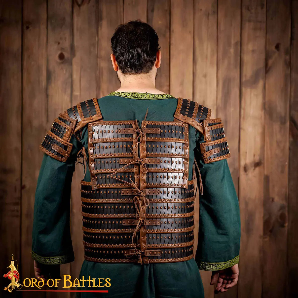 Armadura de escamas laminar - acero calibre 20 con respaldo de cuero