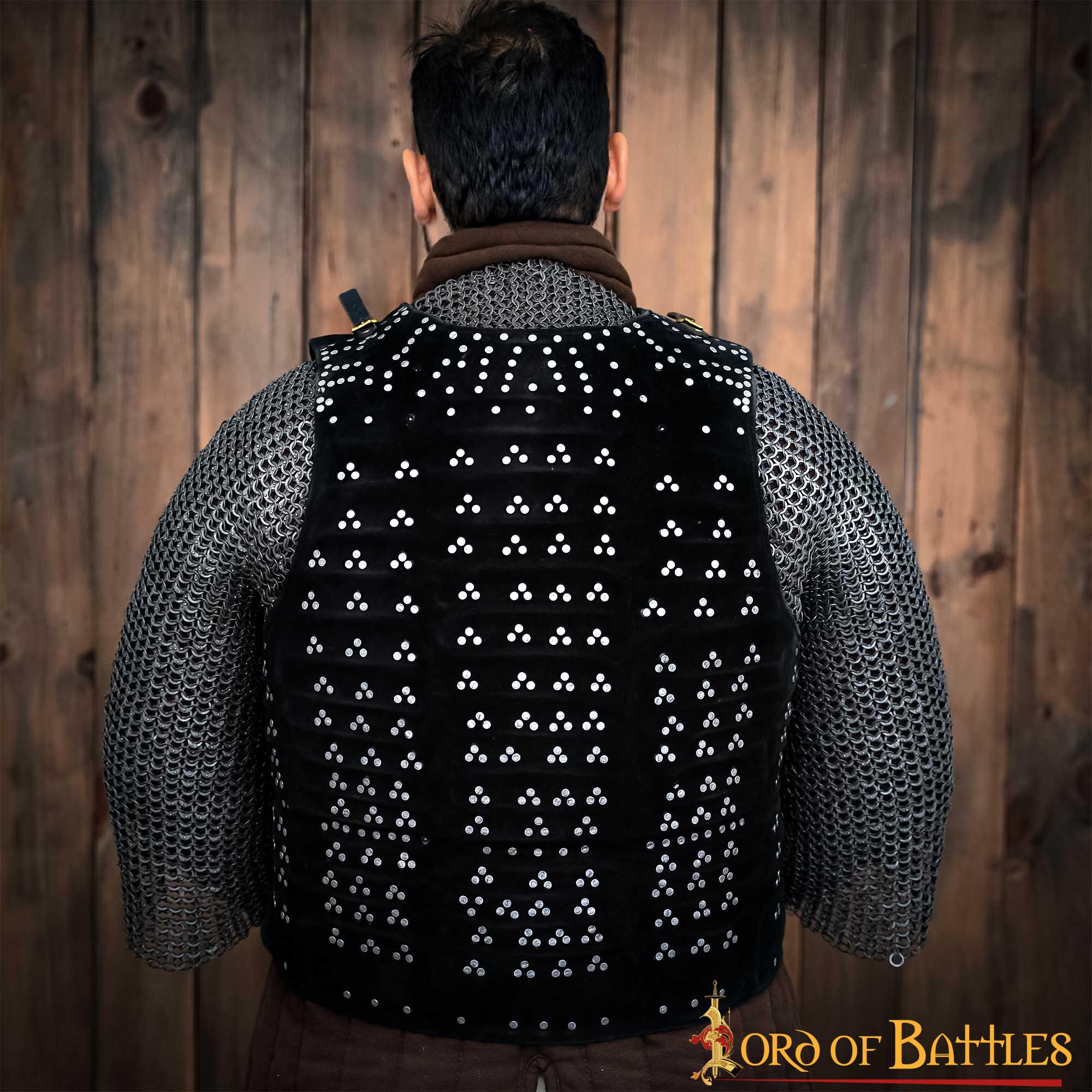 Imagen única de: Brigantina de cuero serraje con placas de acero — estilo s. XV (Leeds)
