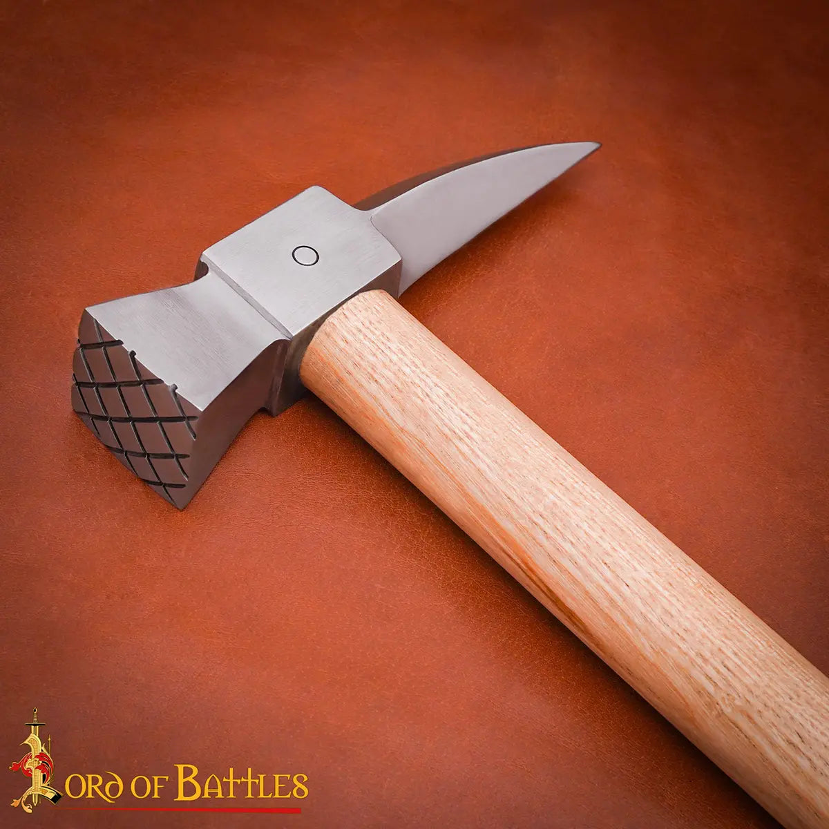Martillo de guerra medieval con cabeza de acero al carbono y mango de fresno - imagen 13