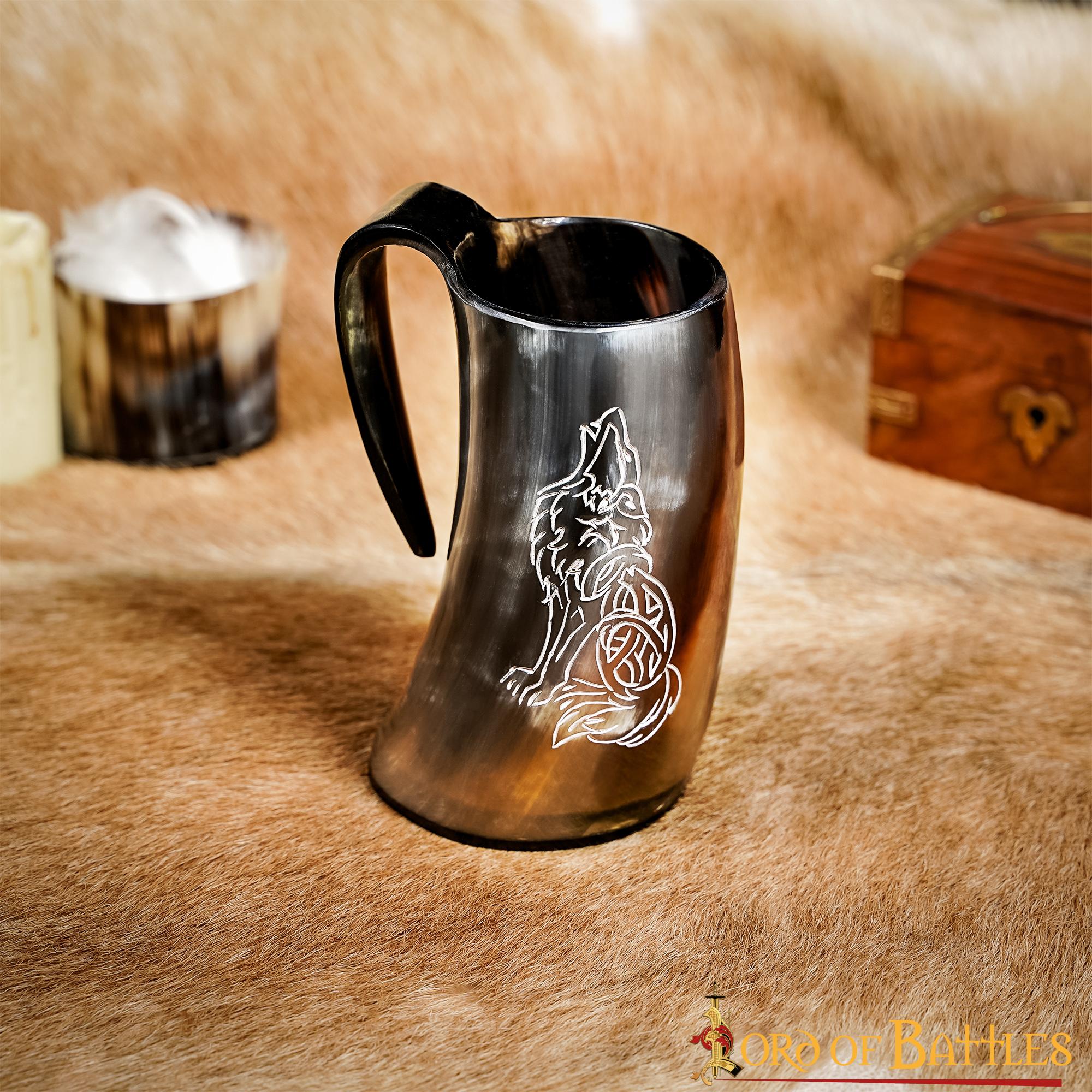 Imagen única de: Jarro Vikingo de Cuerno con Nudos de Lobo Celta (600ml)