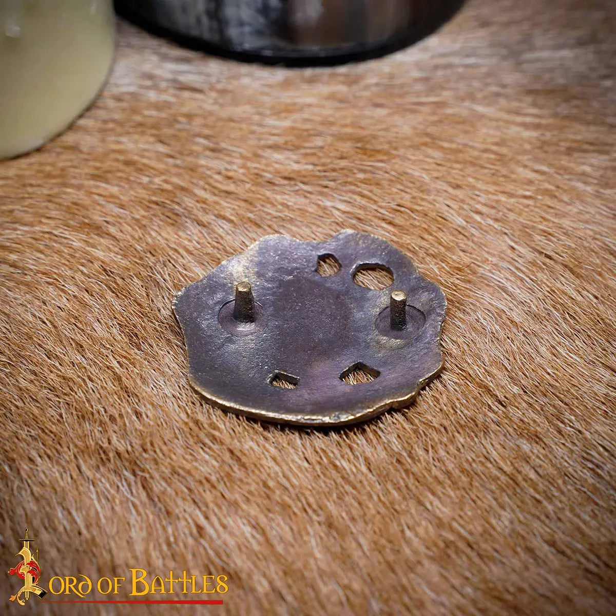Monturas vikingo Greiftier en latón envejecido para cuero