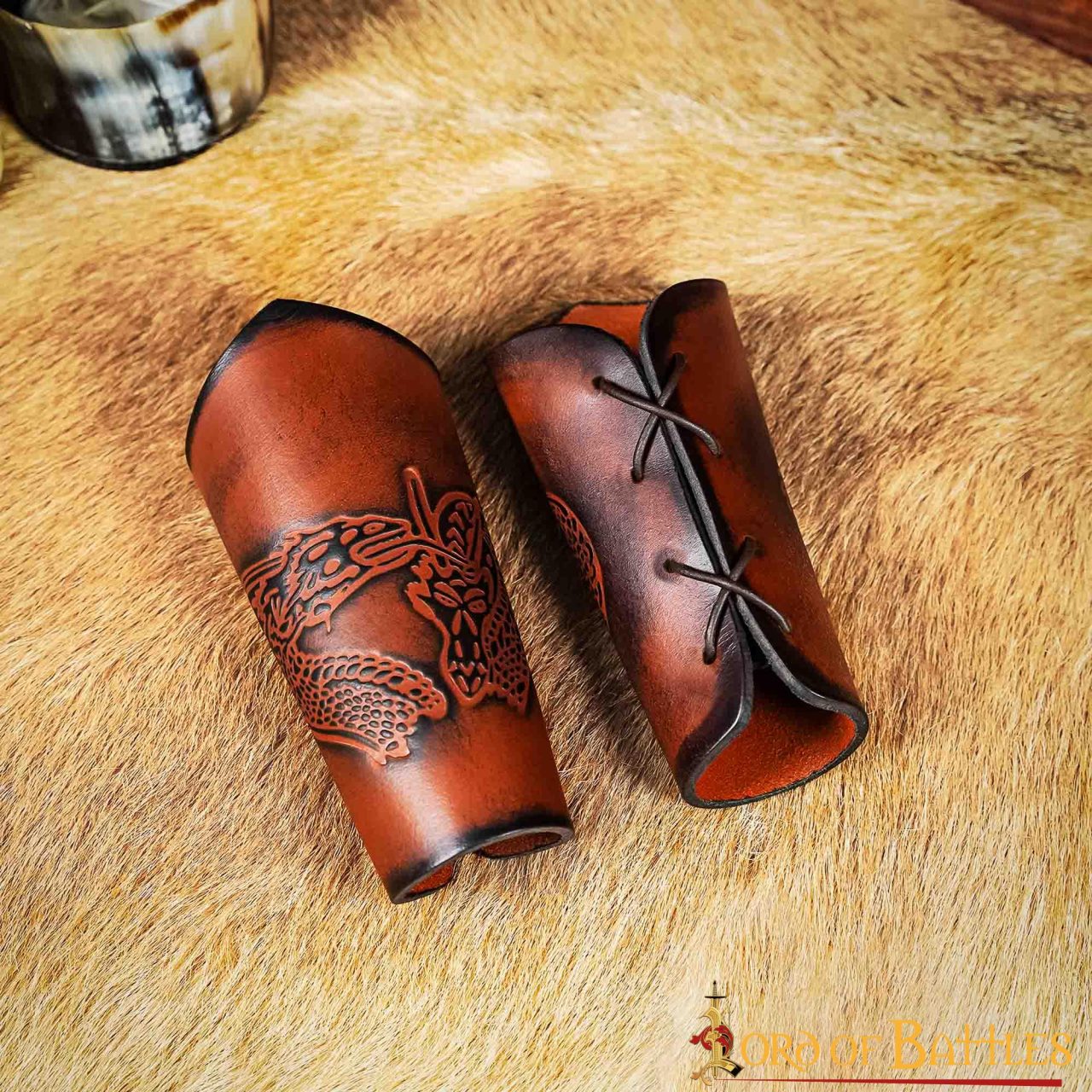 Brazales de cuero con dragón grabado — 16 cm, hechos a mano - imagen 14