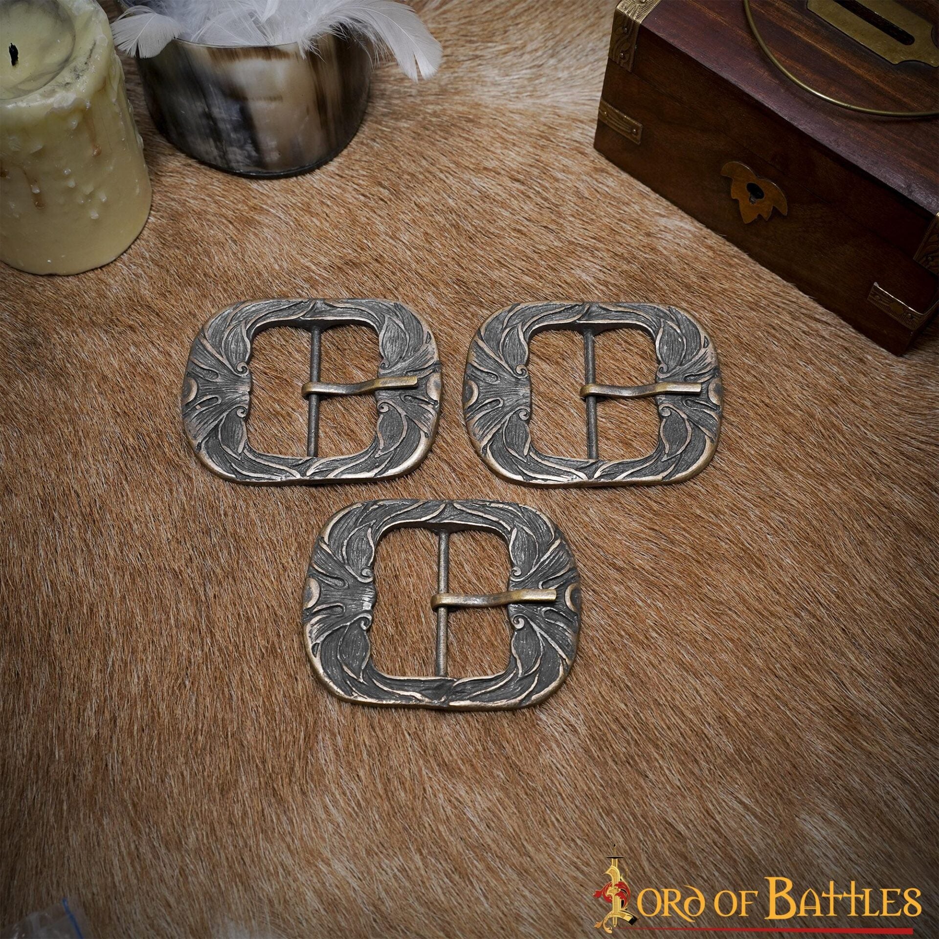 Imagen única de: Set de 3 hebillas ornamentadas para cinturón en latón envejecido, grandes