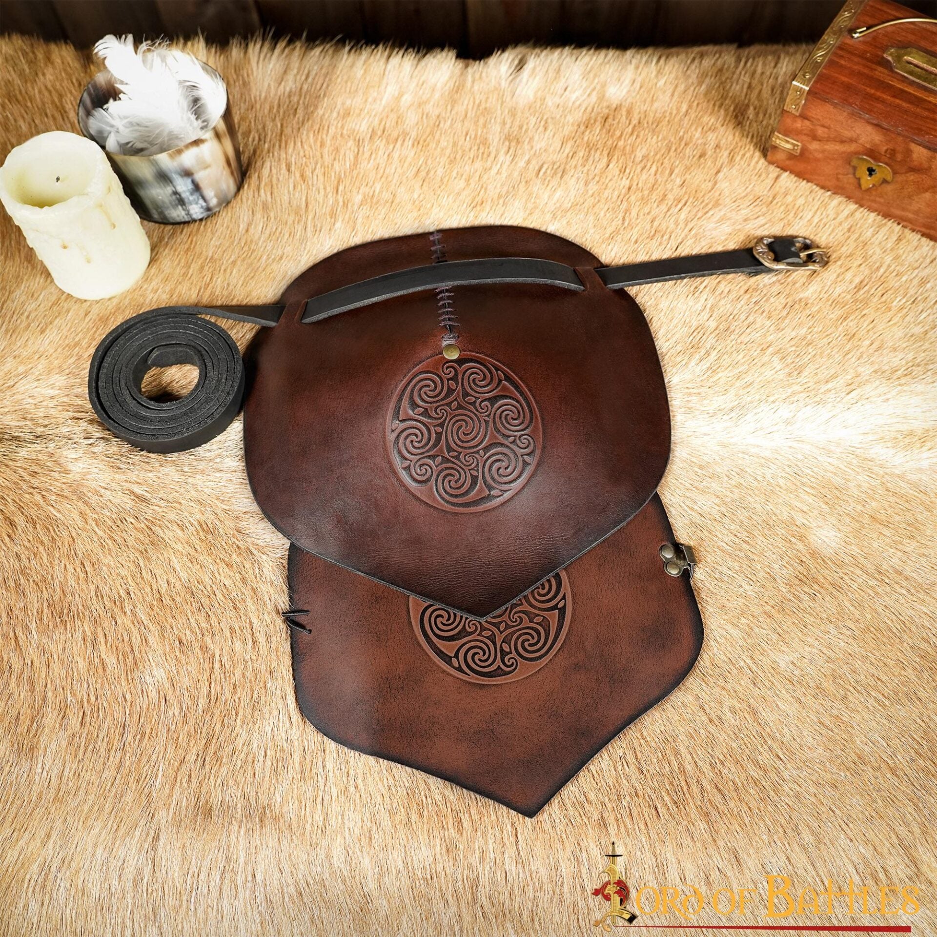 Hombrera de cuero con diseño celta en espiral — Descontinuada - imagen 13