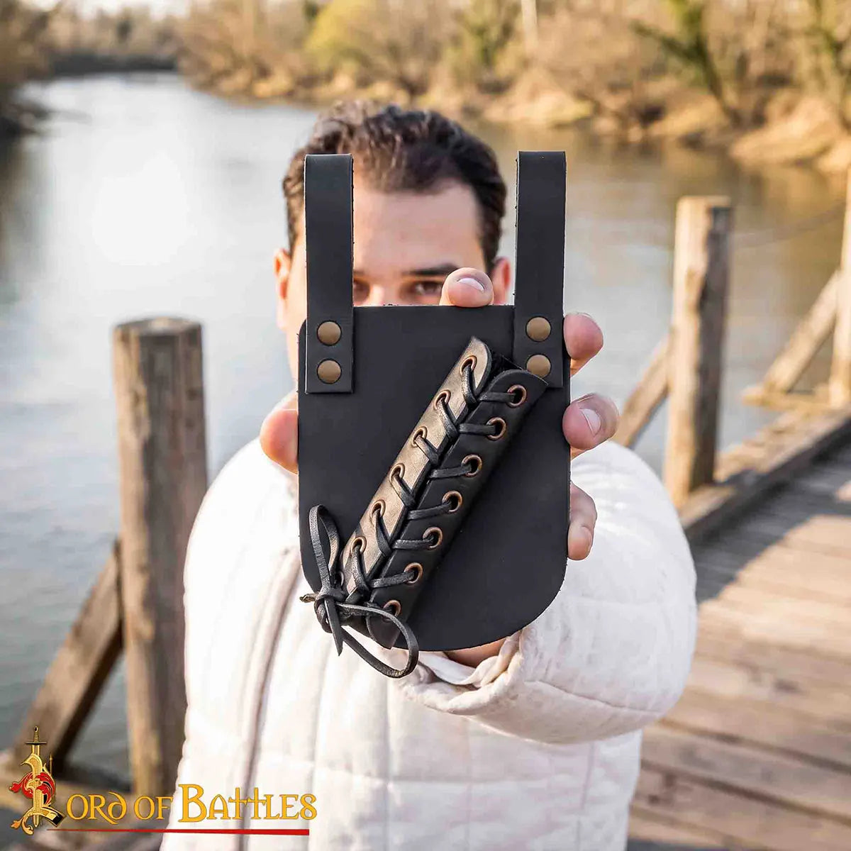 Colgador ajustable de cuero para espada, montaje cruzado — Negro y Marrón