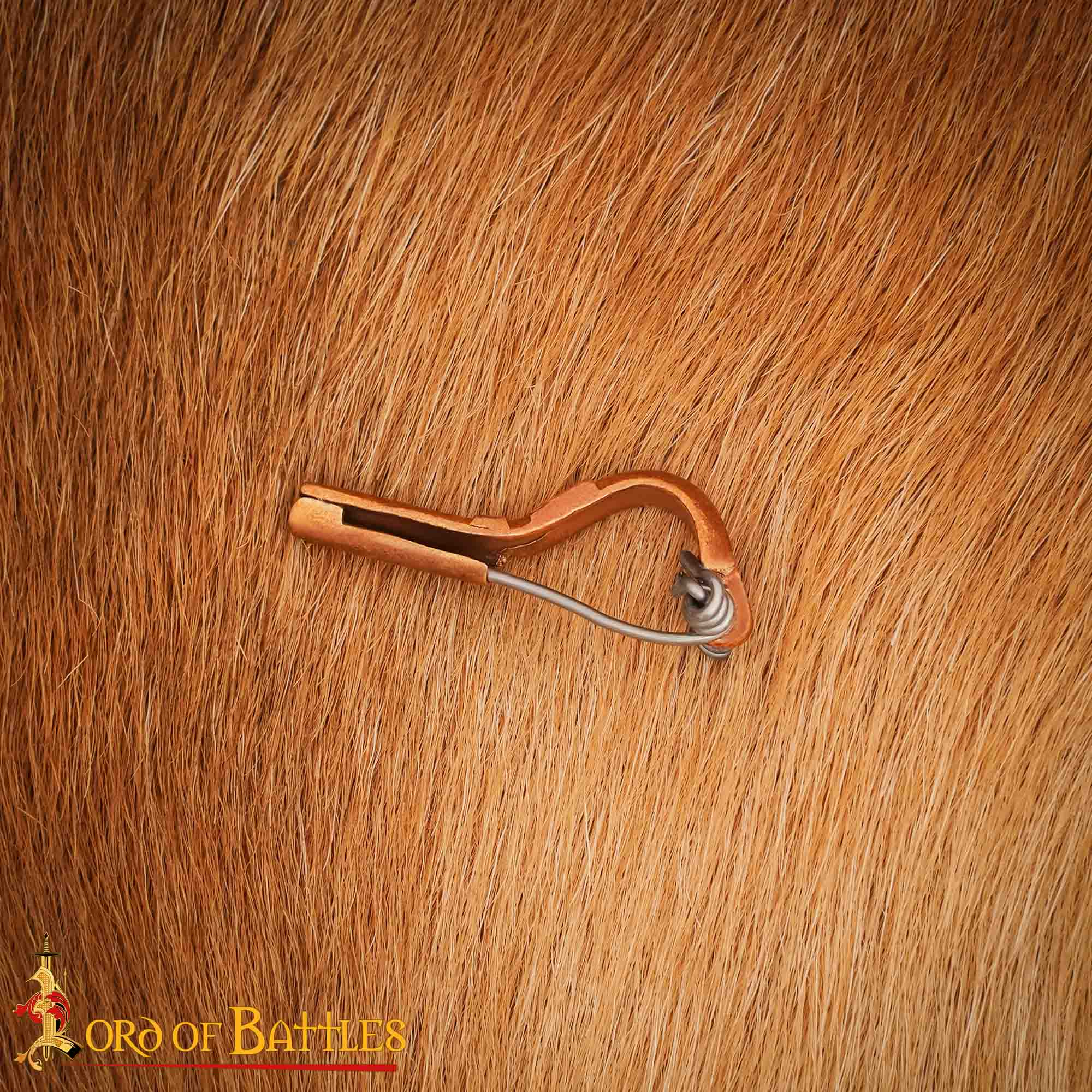 Imagen única de: Broche de Peroné de Rodilla de Bronce Romano del Siglo Iii - Fundición a la Cera Perdida