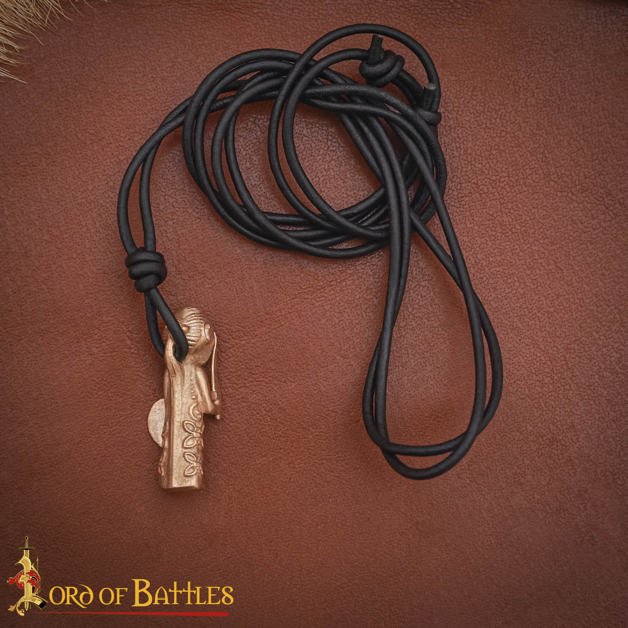 Colgante Valquiria vikingo en bronce — fundición a cera perdida, cordón de cuero ajustable - imagen 9