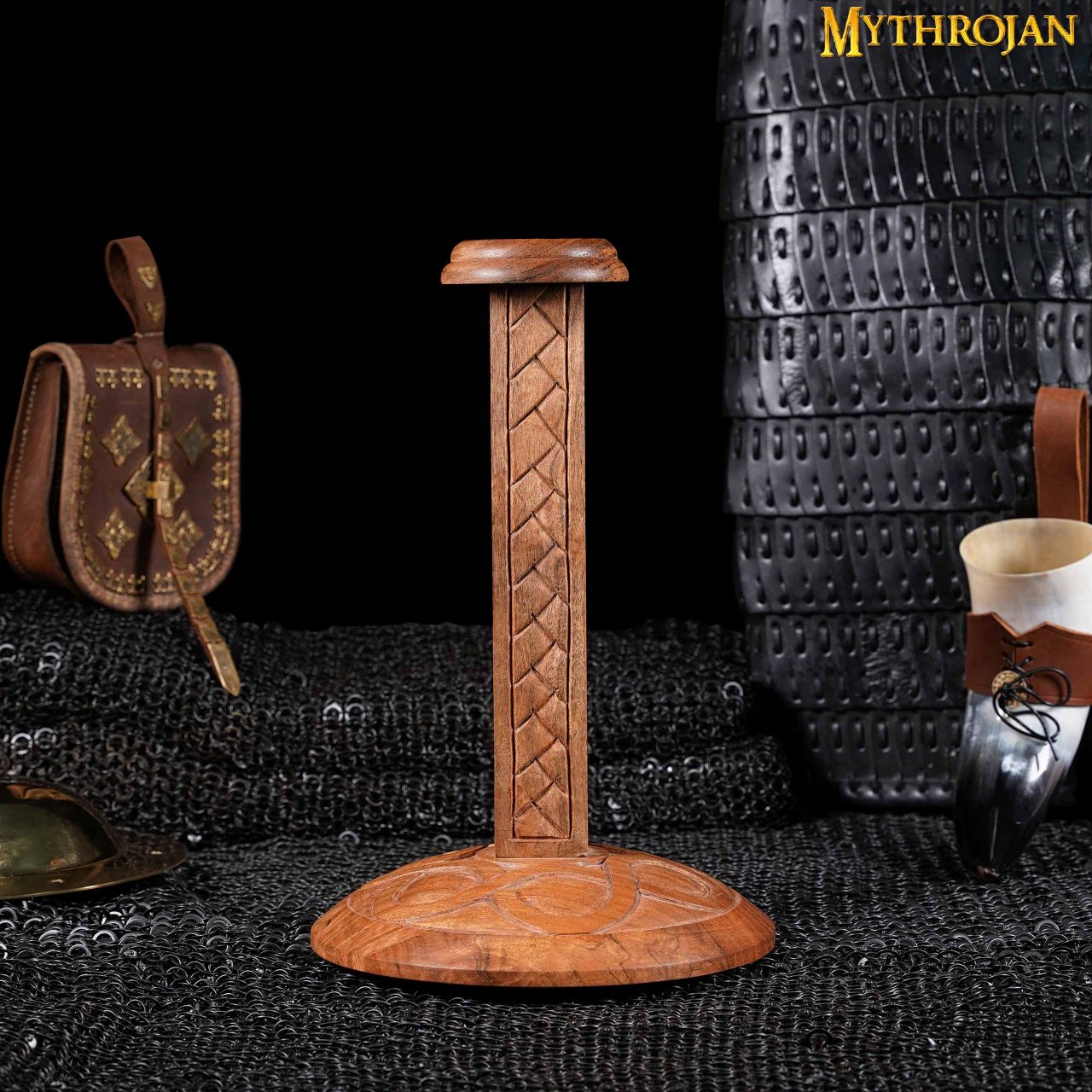 Imagen única de: Soporte de Casco de Madera Mythrojan : Altura : 15".