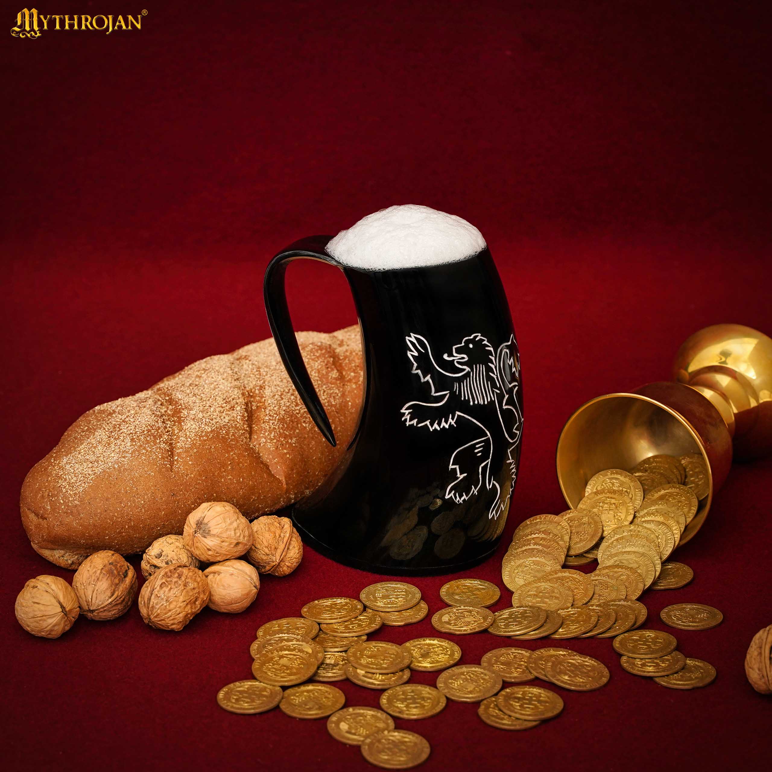 Jarra vikinga de cuerno de buey grabada con funda de cuero