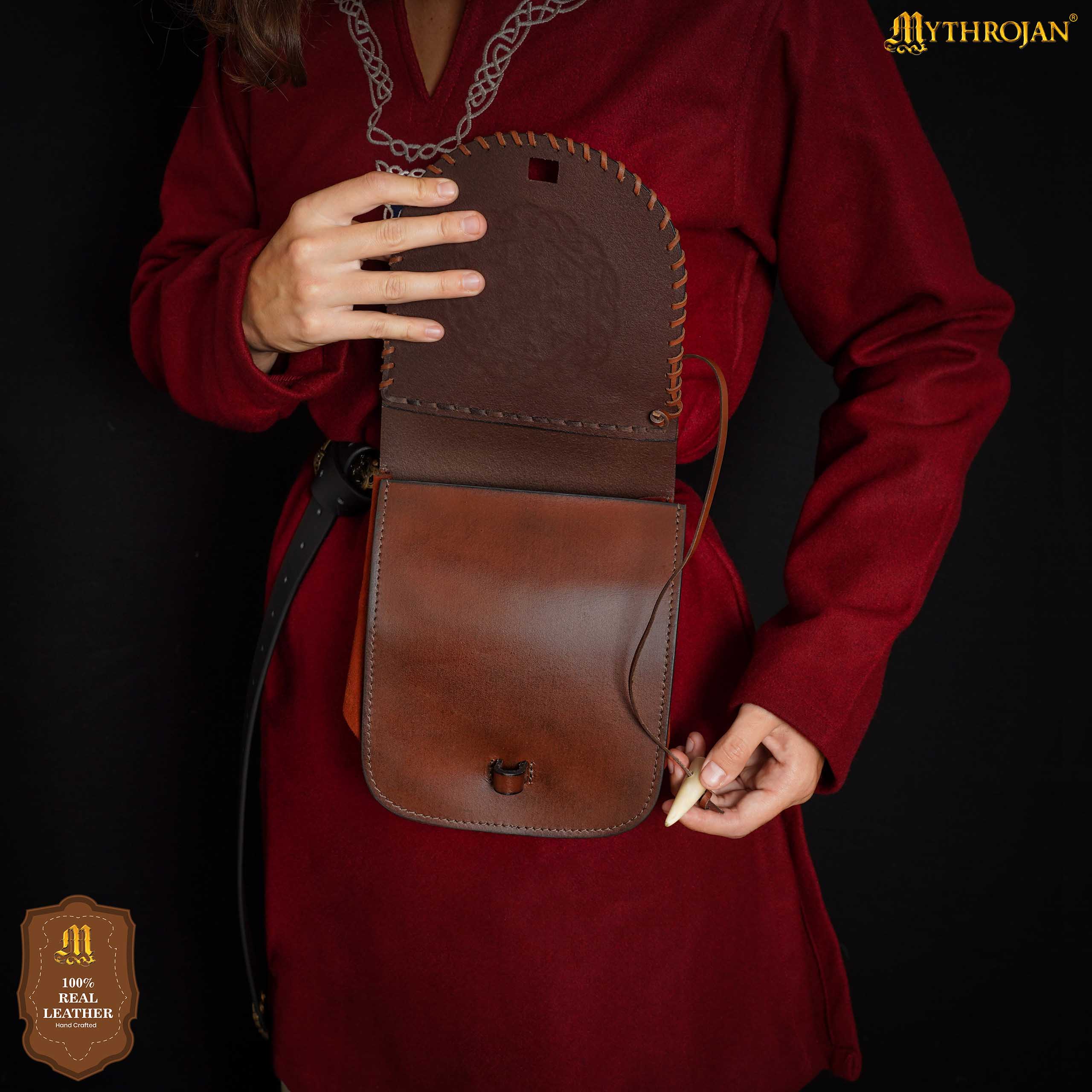 Riñonera de Cuero del Guerrero del Norte con Repujado del Yelmo del Pavor y Cierre Basculante de Hueso, Funda Larp Vikinga - Imagen 11