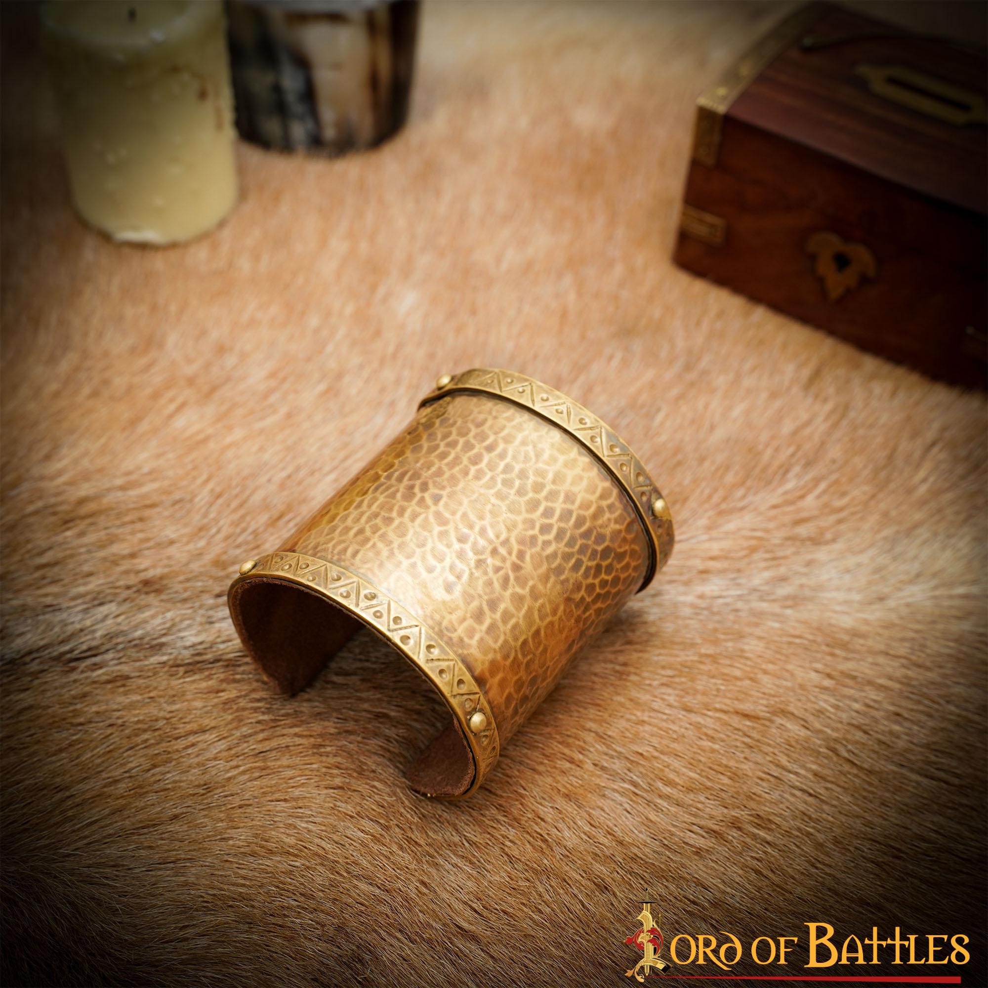Imagen única de: Brazalete ornamental histórico de latón macizo - imagen 10