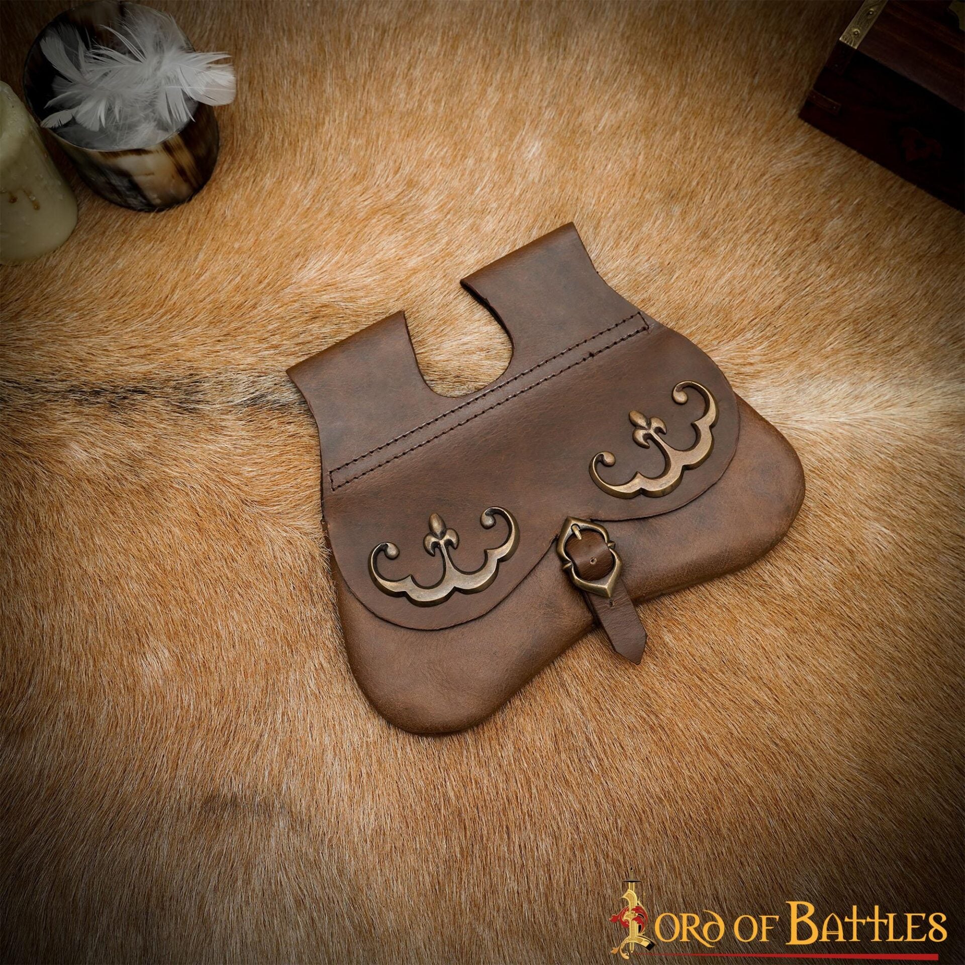 Imagen única de: Riñonera Medieval de Cuero de 3 Mm con Herrajes de Latón Envejecido Estilo Siglo Xiv-xv