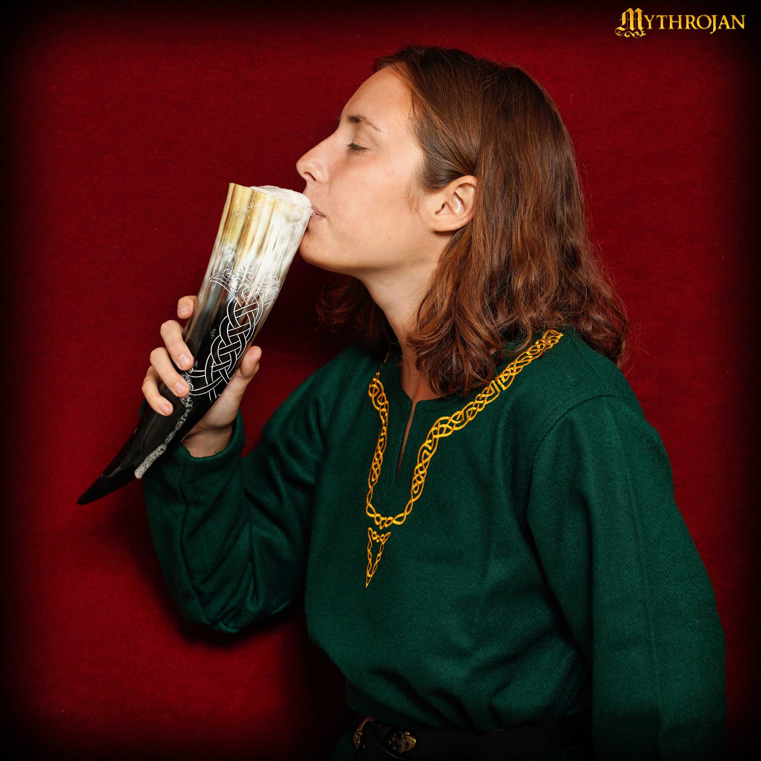 Cuerno vikingo para beber (400 ml) — cuerno de buey grabado a mano con funda - imagen 6