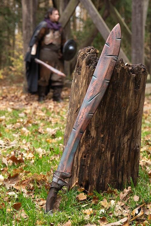 Imagen única de: Falcata Desgastada Por La Batalla