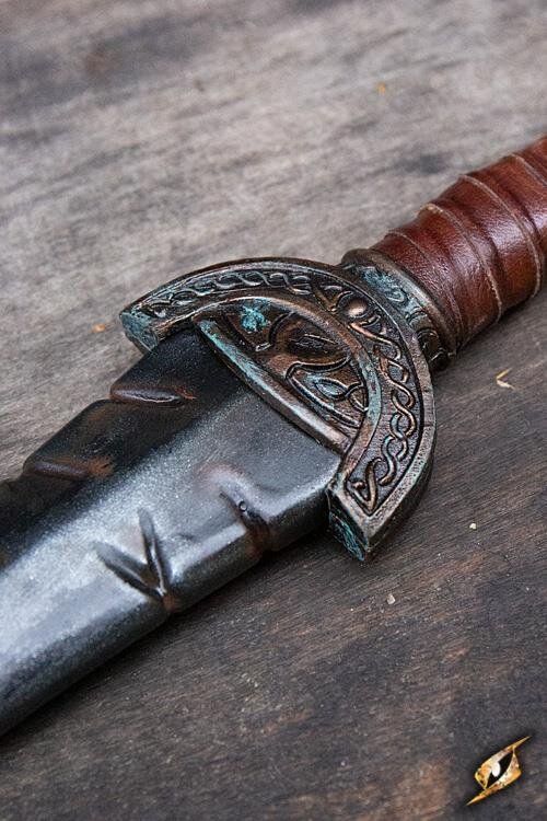 Imagen única de: Espada De Hoja Celta Desgastada Por La Batalla