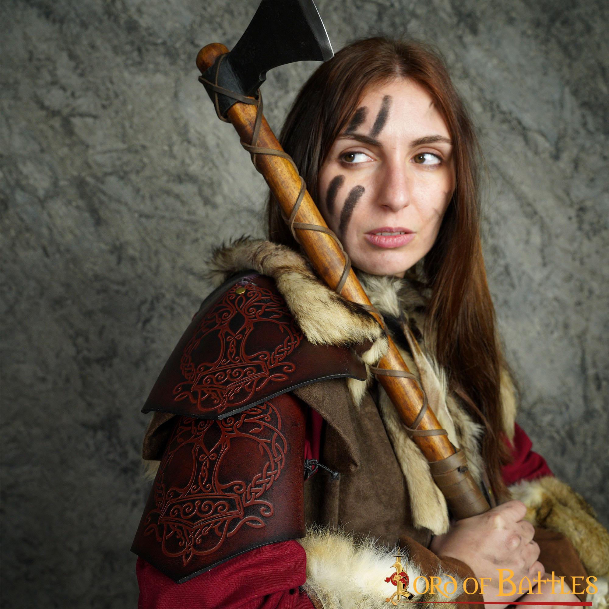Hombrera vikinga de cuero con motivo Yggdrasil y Mjolnir - imagen 8