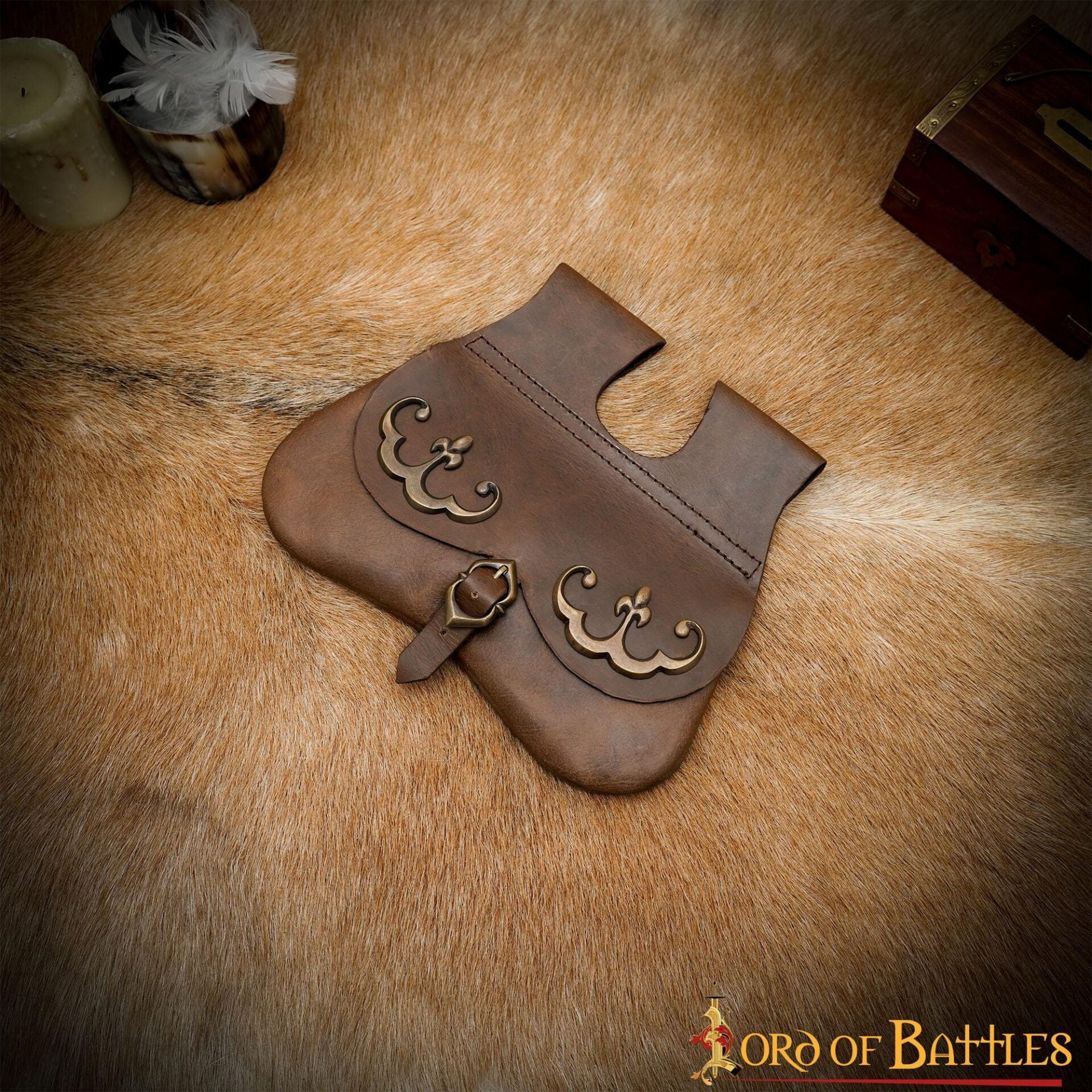 Imagen única de: Riñonera Medieval de Cuero de 3 Mm con Herrajes de Latón Envejecido Estilo Siglo Xiv-xv