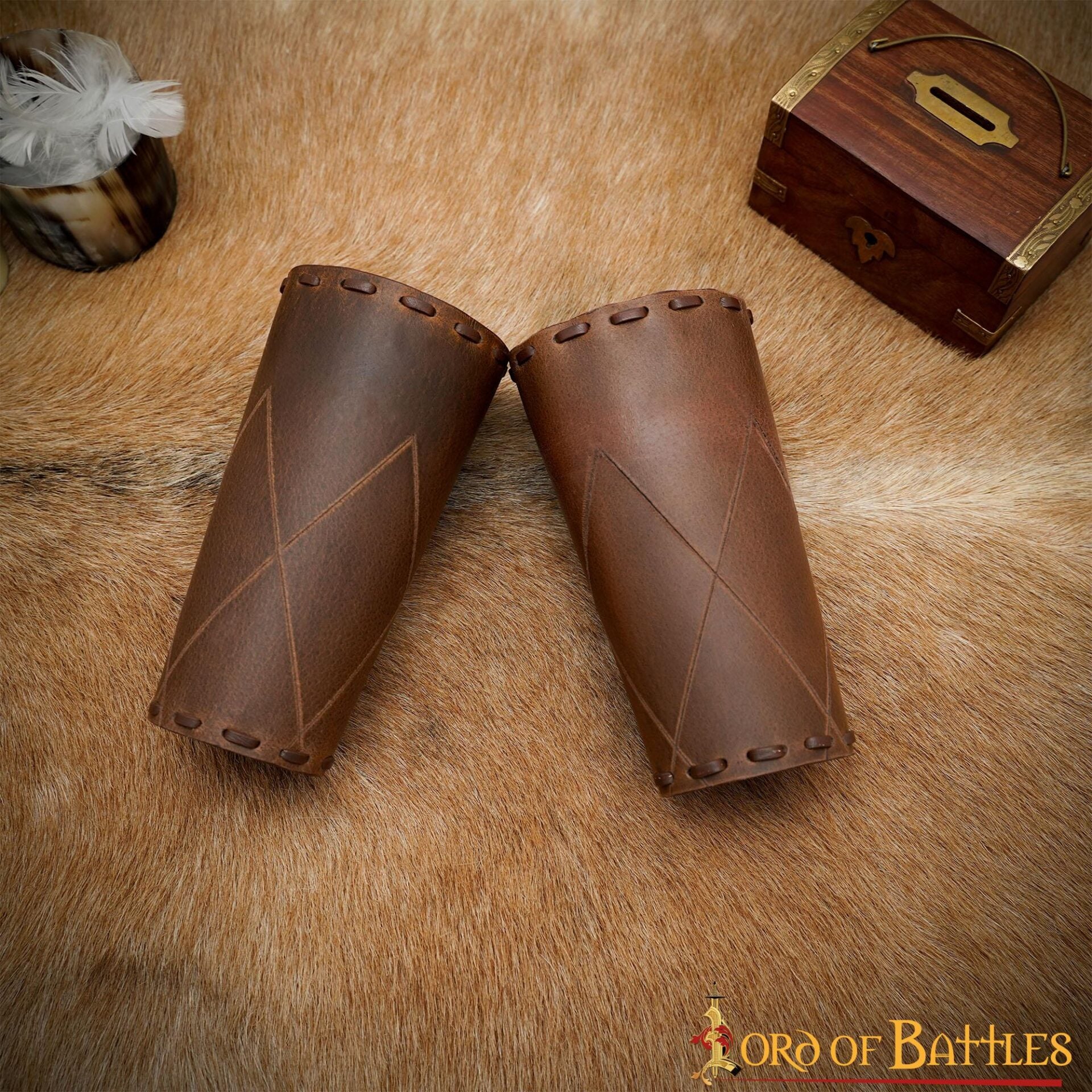 Imagen única de: Brazaletes de cuero Woodsman para LARP, cosplay y recreación - imagen 6