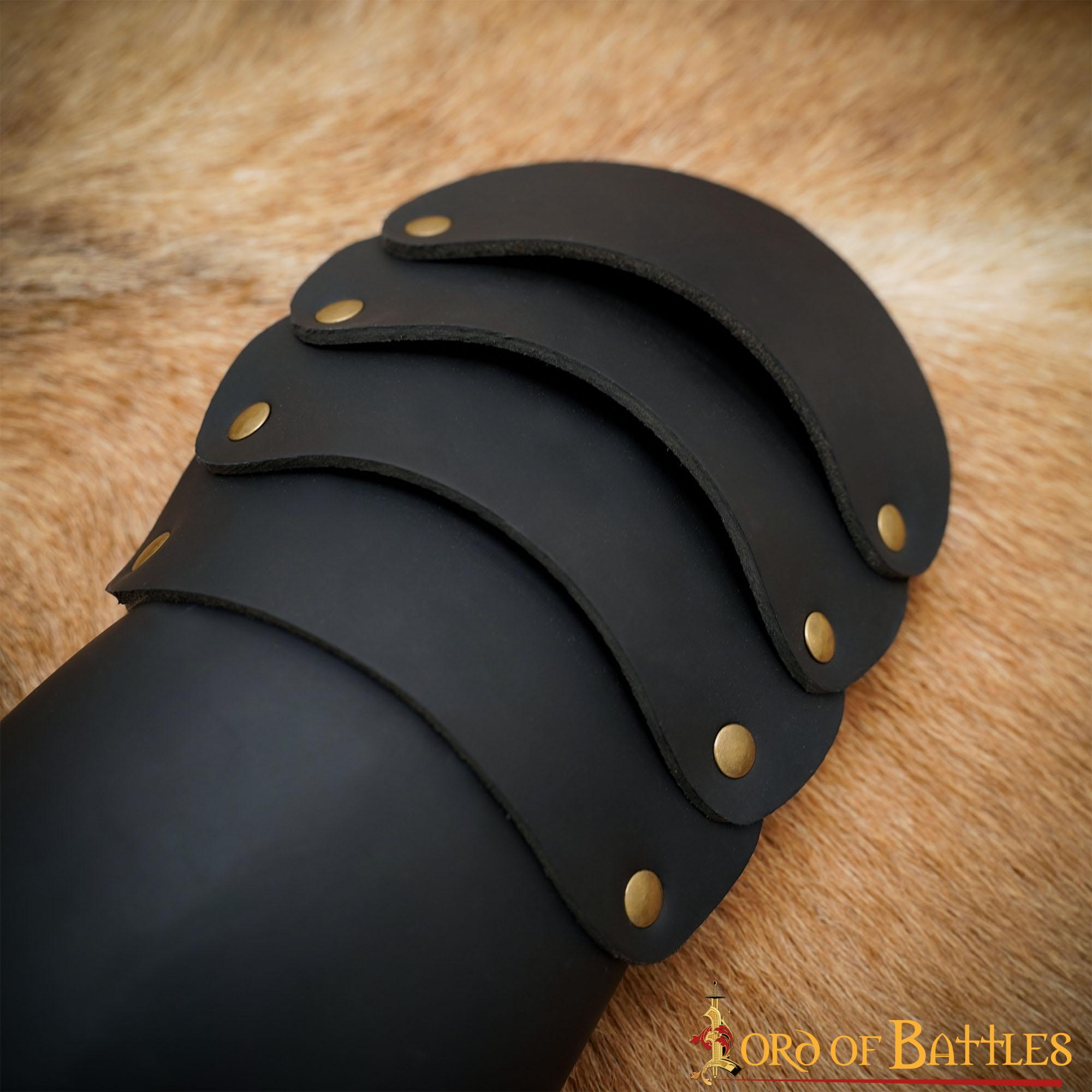 Imagen única de: Guantes medievales de cuero genuino remachados en latón (hechos a mano) - imagen 5