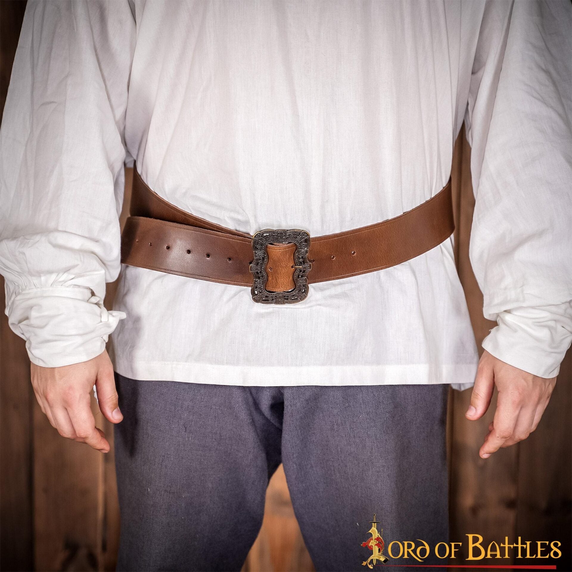 Cinturón medieval de cuero hecho a mano con hebilla ornamentada de latón - imagen 12