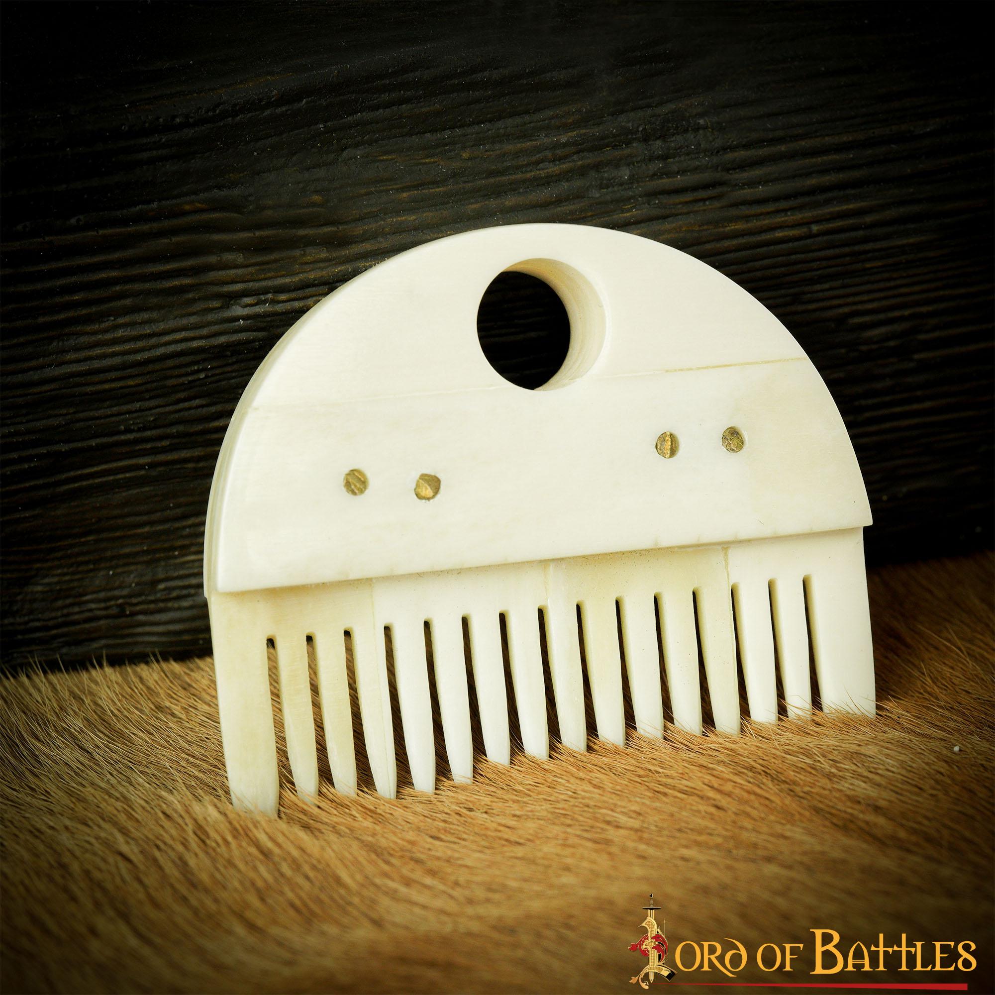 Imagen única de: Peine de barba medieval germánico en hueso - hecho a mano