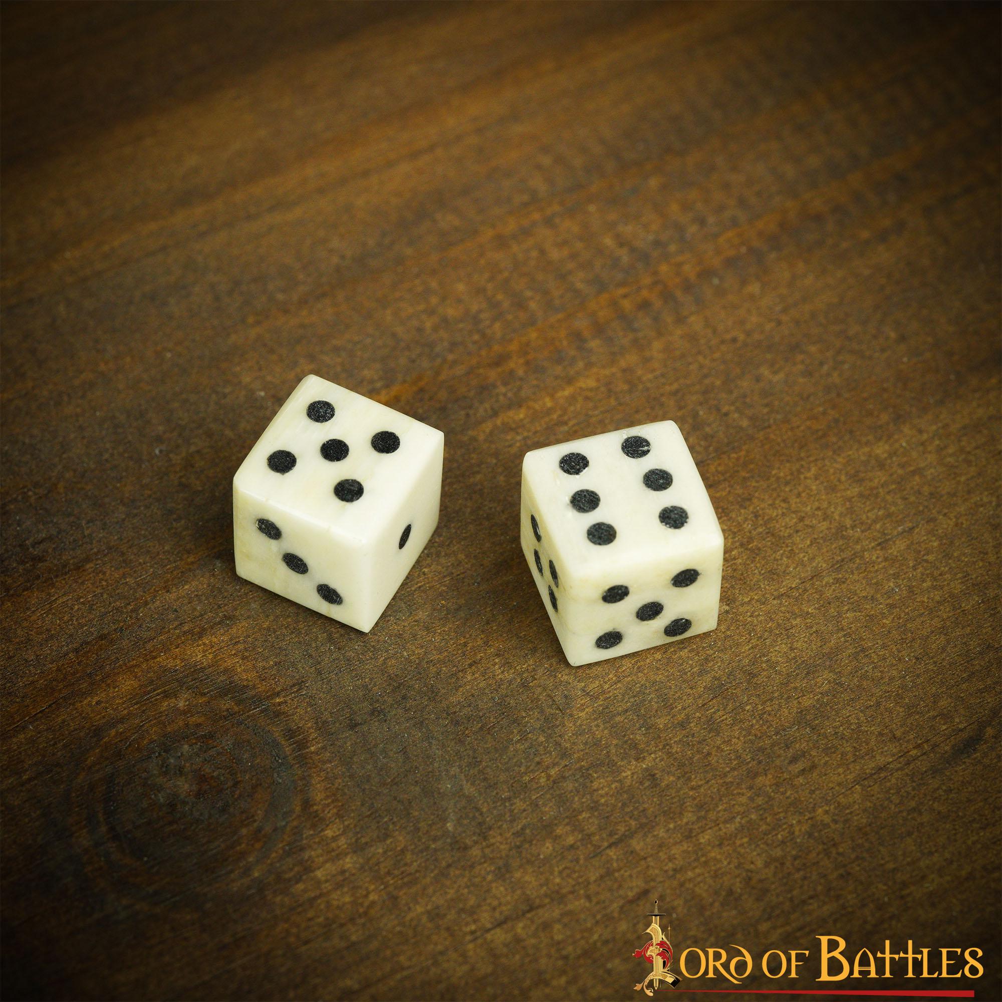 Dados medievales de hueso - Juego artesanal de 6 (hueso de buey, 1.2 cm) - imagen 16