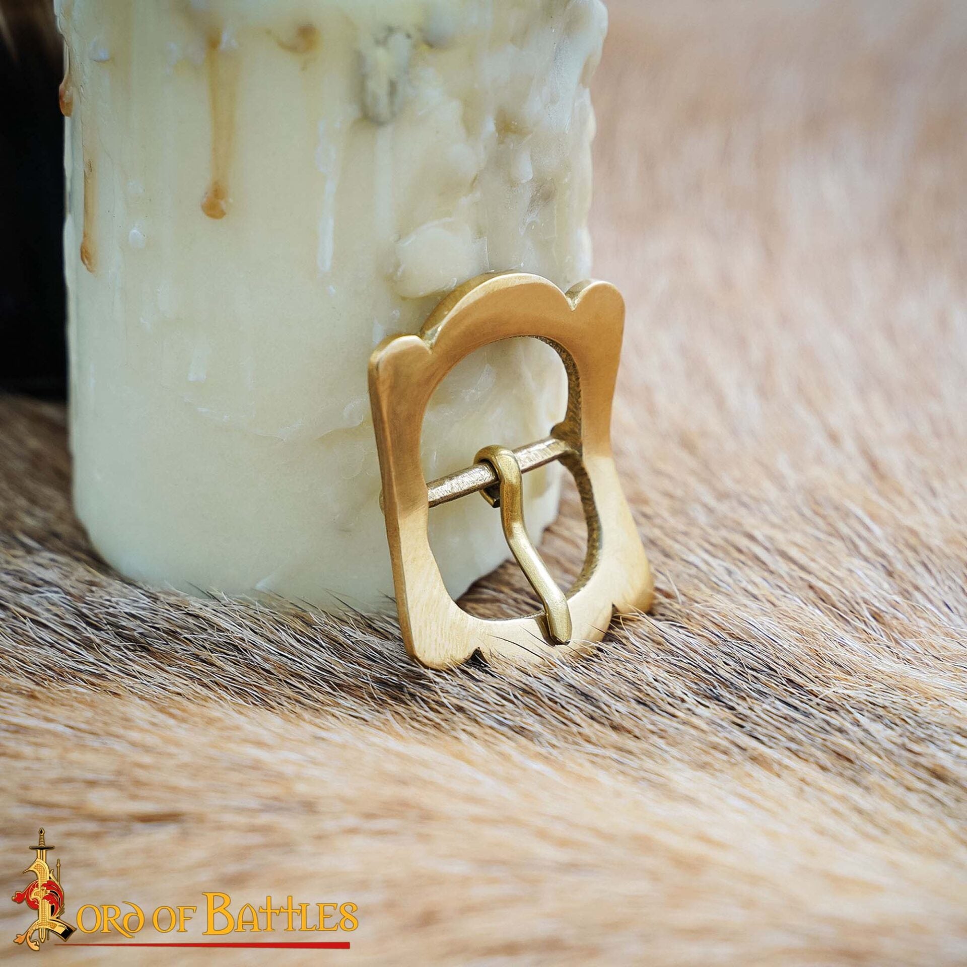 Imagen única de: Set de 5 hebillas de latón tardomedieval