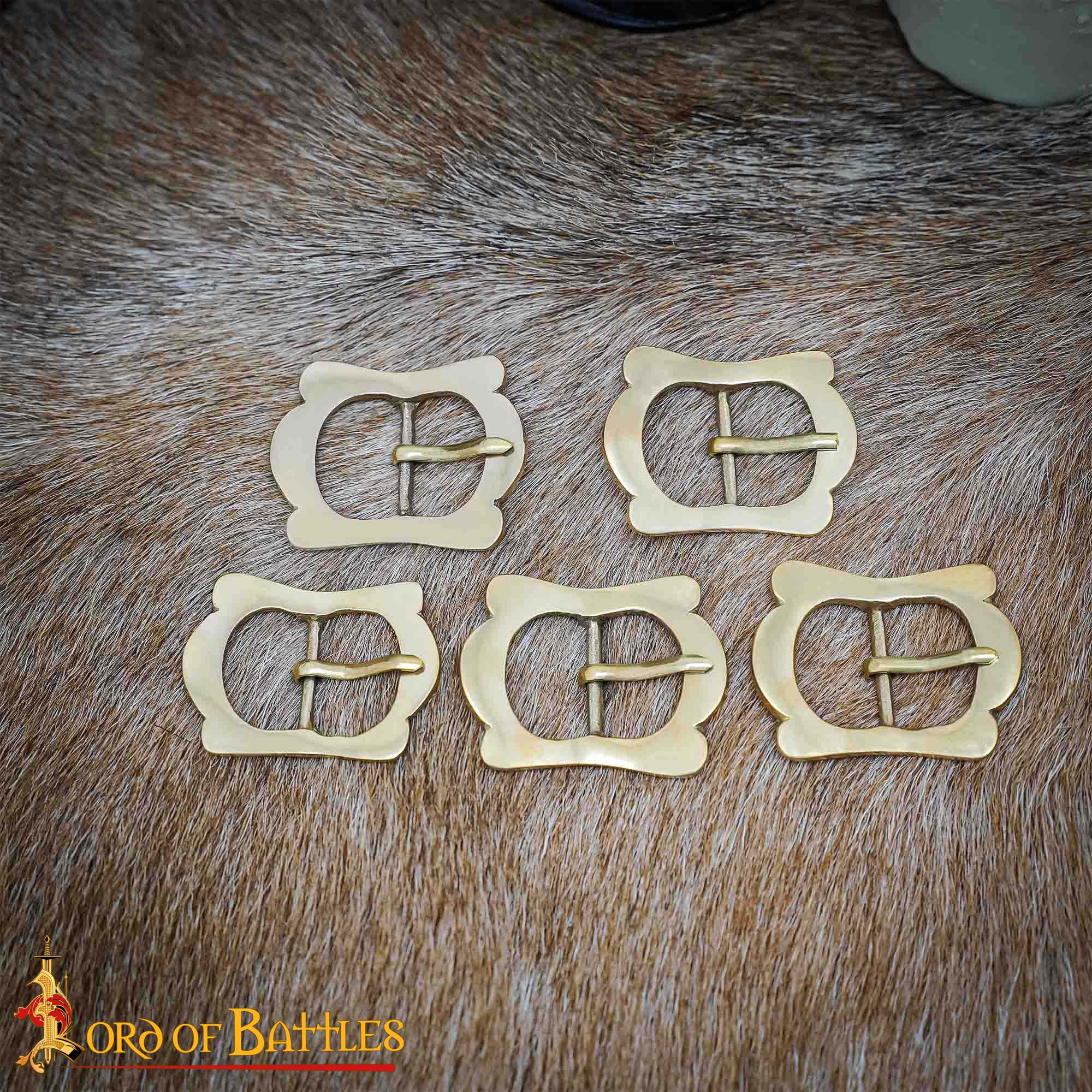 Imagen única de: Set de 5 hebillas de latón tardomedieval