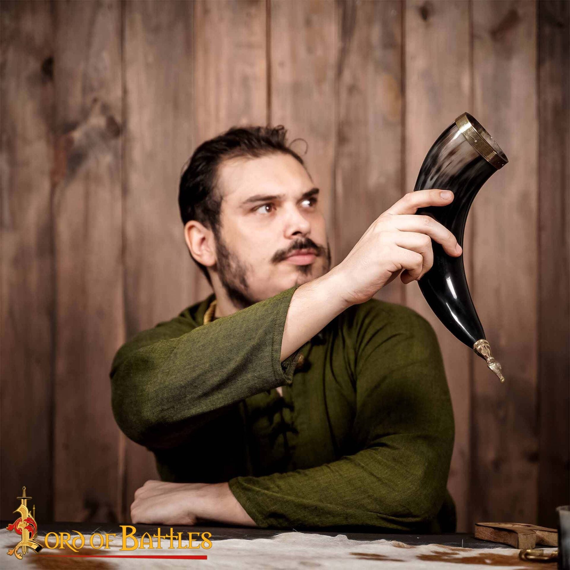 Cuerno vikingo de buey 300–400 ml con Yggdrasil grabado - imagen 5