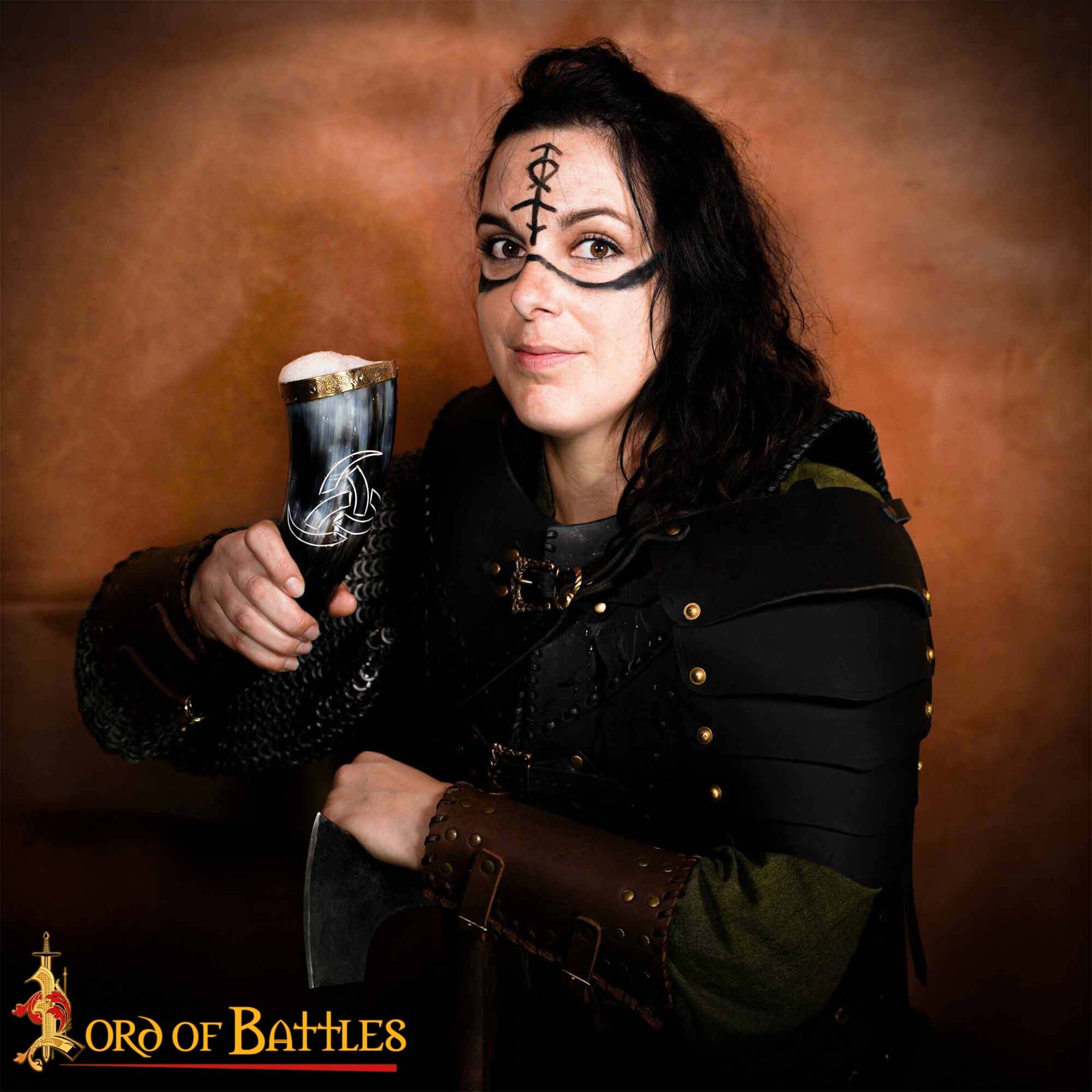 Cuerno de beber Odin 300–400 ml con herrajes de latón - imagen 5
