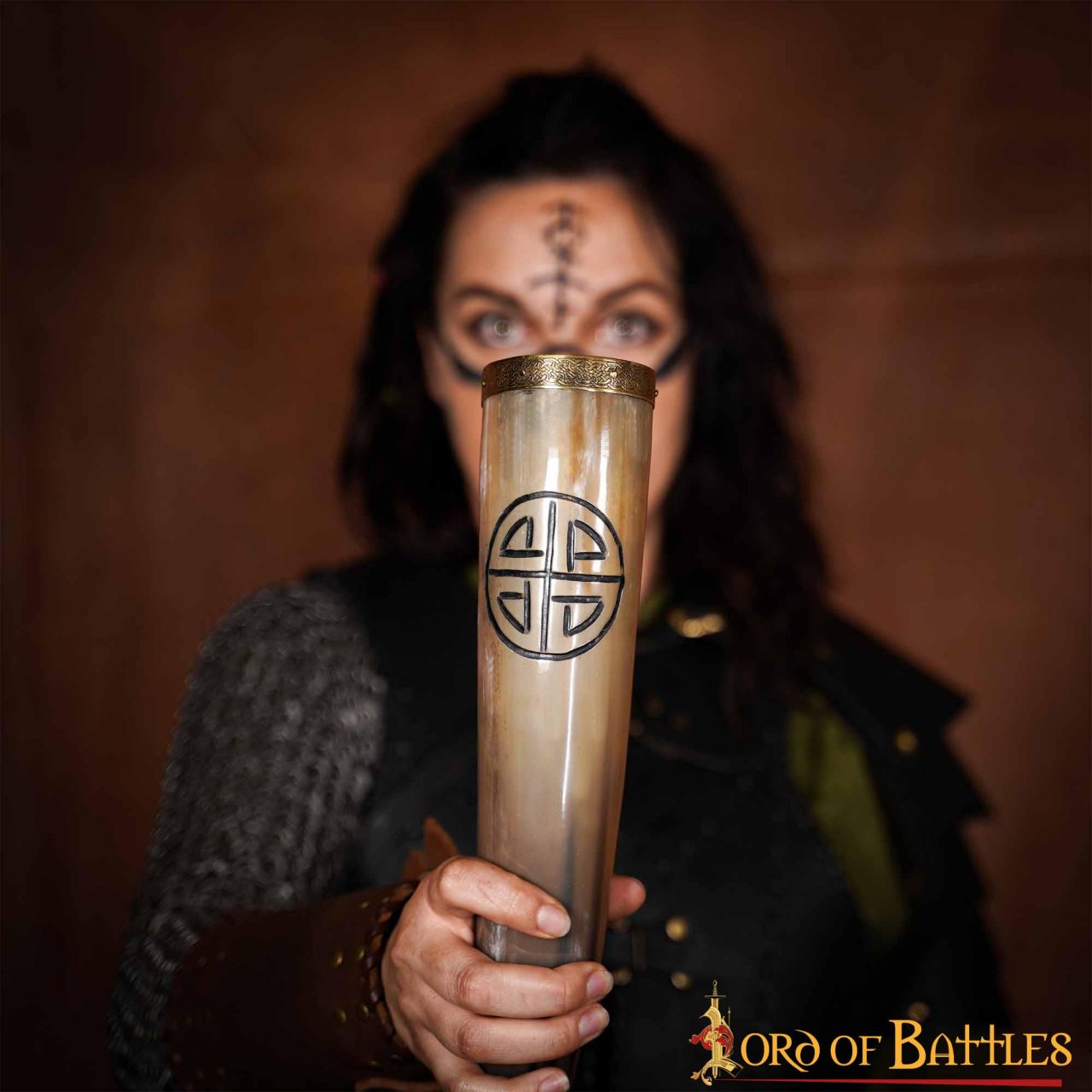 Cuerno de beber vikingo — cuerno de buey 300–400 ml, hecho a mano - imagen 7