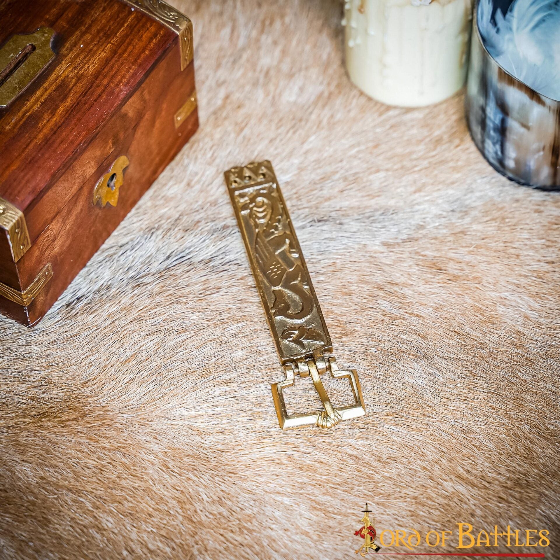 Imagen única de: Hebilla de Cinturón Vikinga de Latón Macizo con Forma de Dragón - Diseño Nórdico Grabado