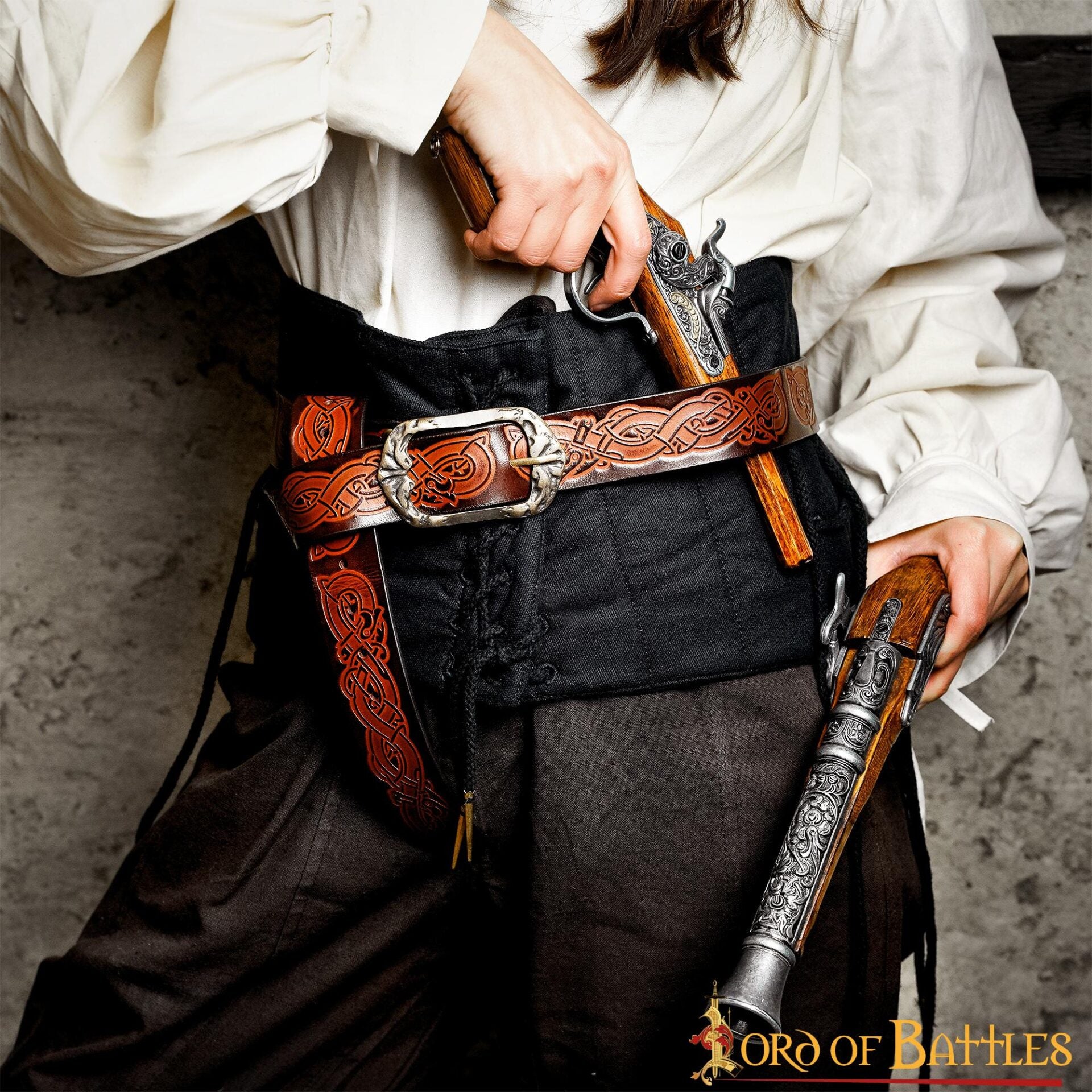 Cinturón vikingo medieval de cuero hecho a mano con hebilla de latón - imagen 16