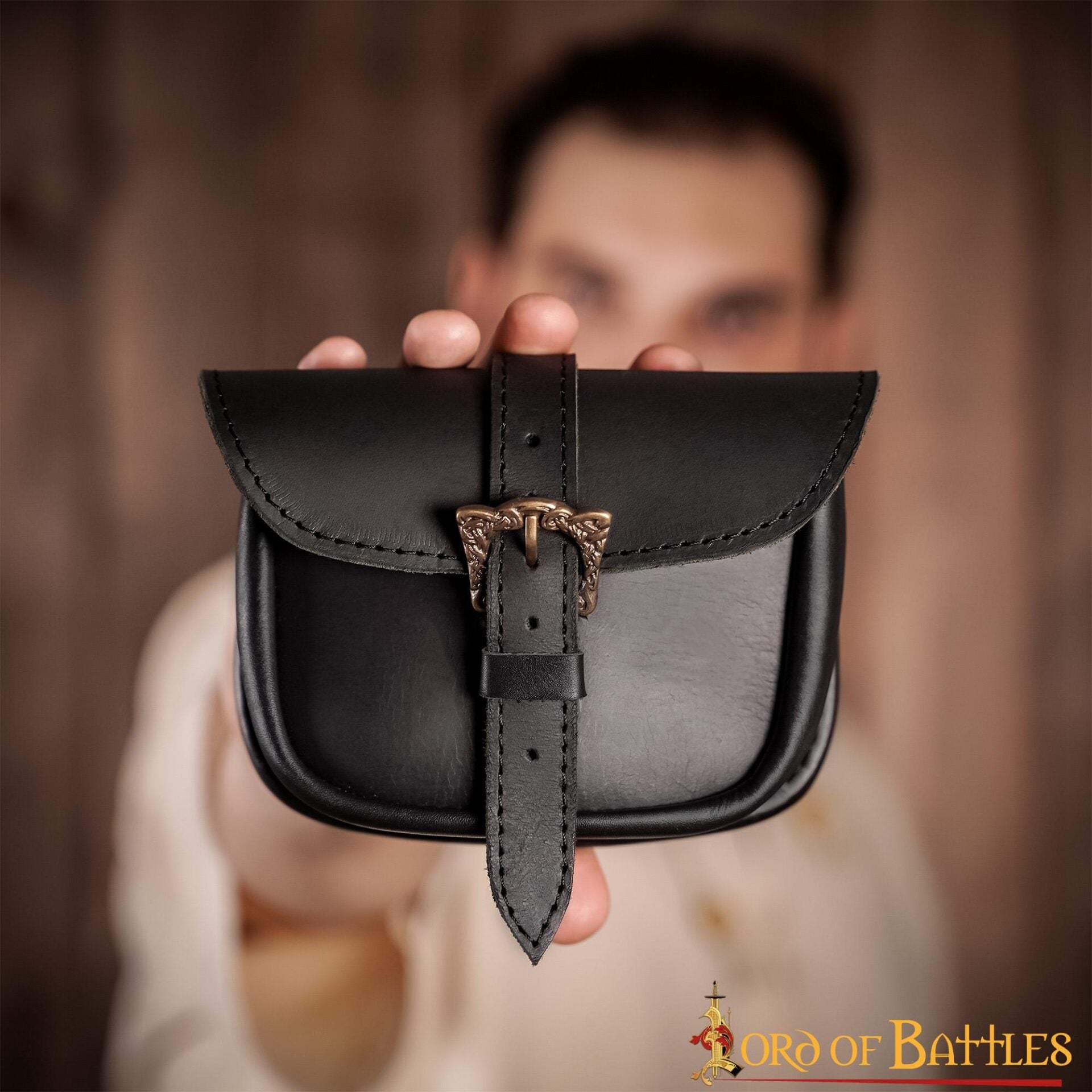Bolsa de cinturón de cuero hecha a mano con hebilla celta de latón antiguo - imagen 15