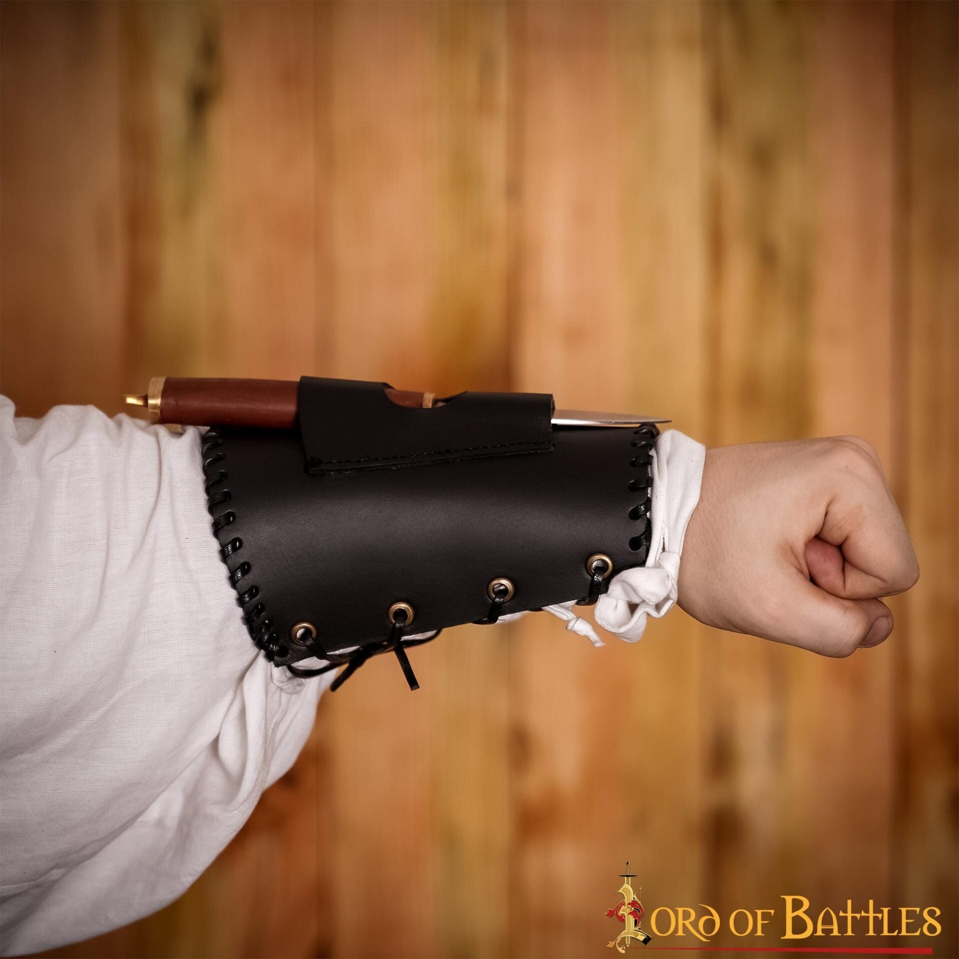 Brazales medievales de cuero con portacuchillo - imagen 9