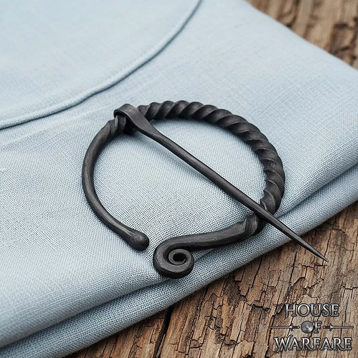 Fíbula pennanular forjada a mano — broche para capa medieval - imagen 7
