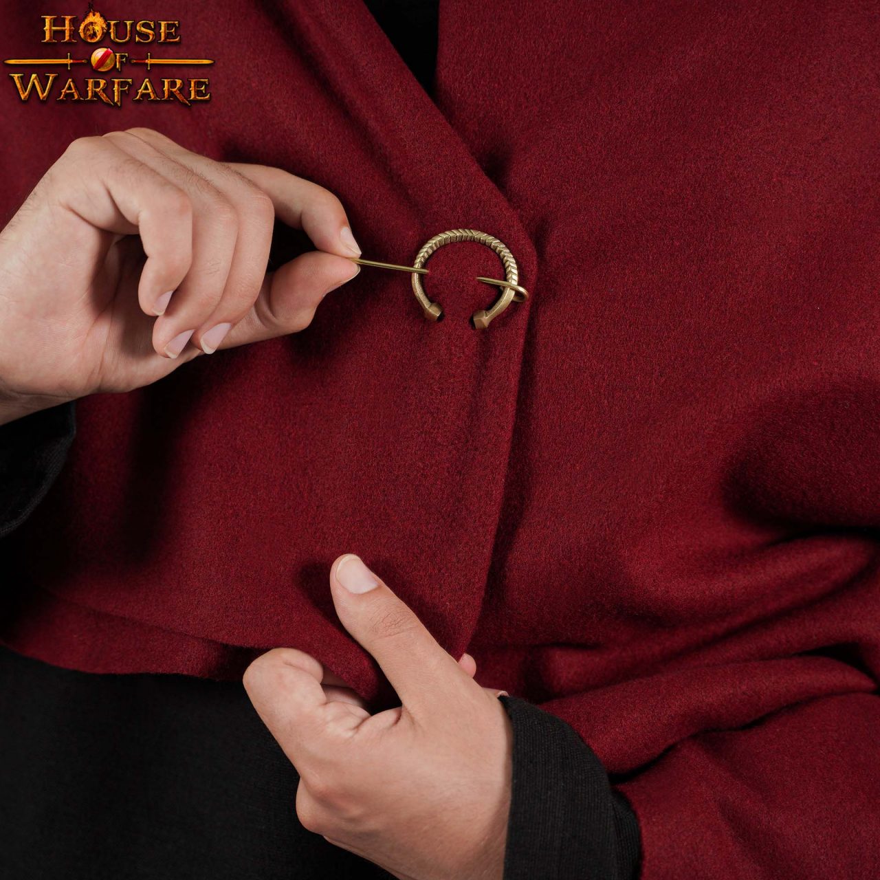 Imagen única de: Fíbula Penannular Medieval de Latón - Alfiler Pequeño de Capa para Broche de Traje Histórico y Vikingo