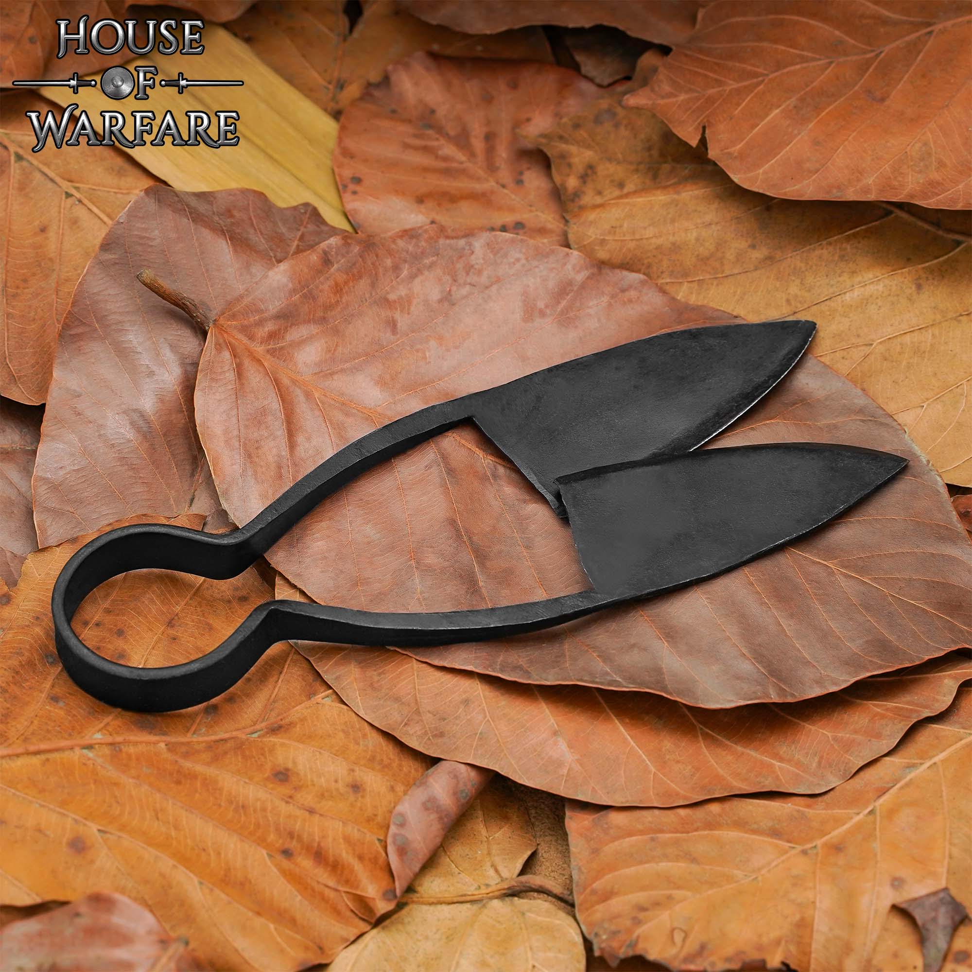 Imagen única de: Tijeras vikingas forjadas a mano con funda de cuero