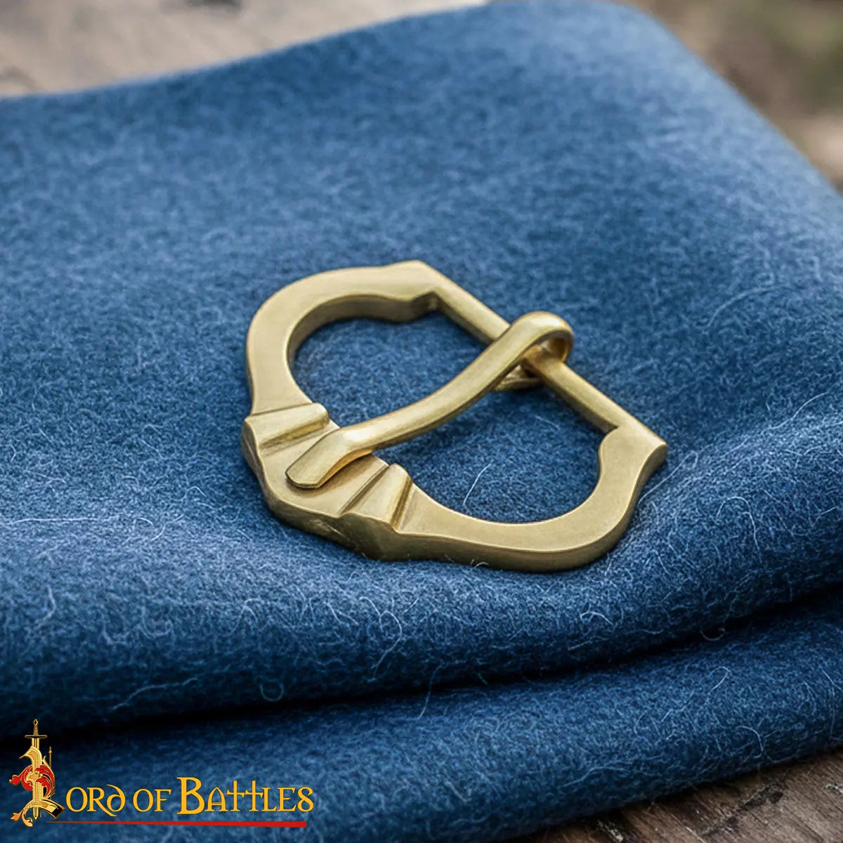 Hebilla medieval pequeña de latón - imagen 6