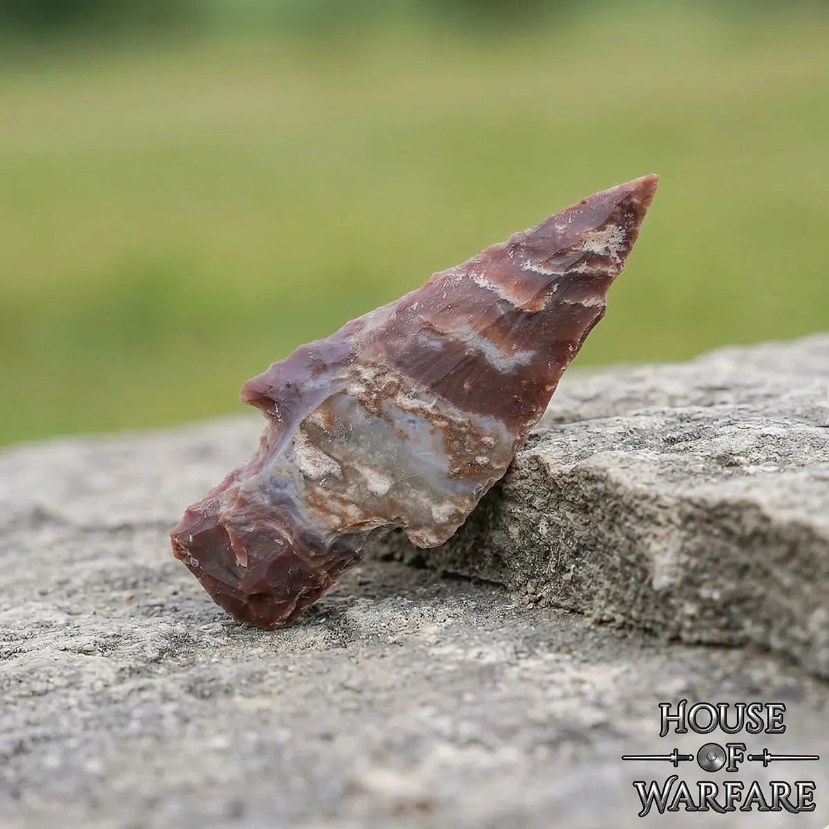 Punta de flecha de pedernal marrón con vástago, 6 cm - imagen 2
