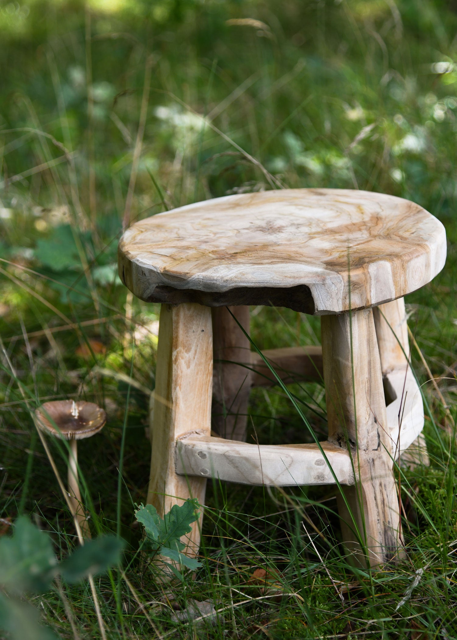Imagen única de: Taburete Pequeño De Madera De Aprox. 31 Cm De Altura.