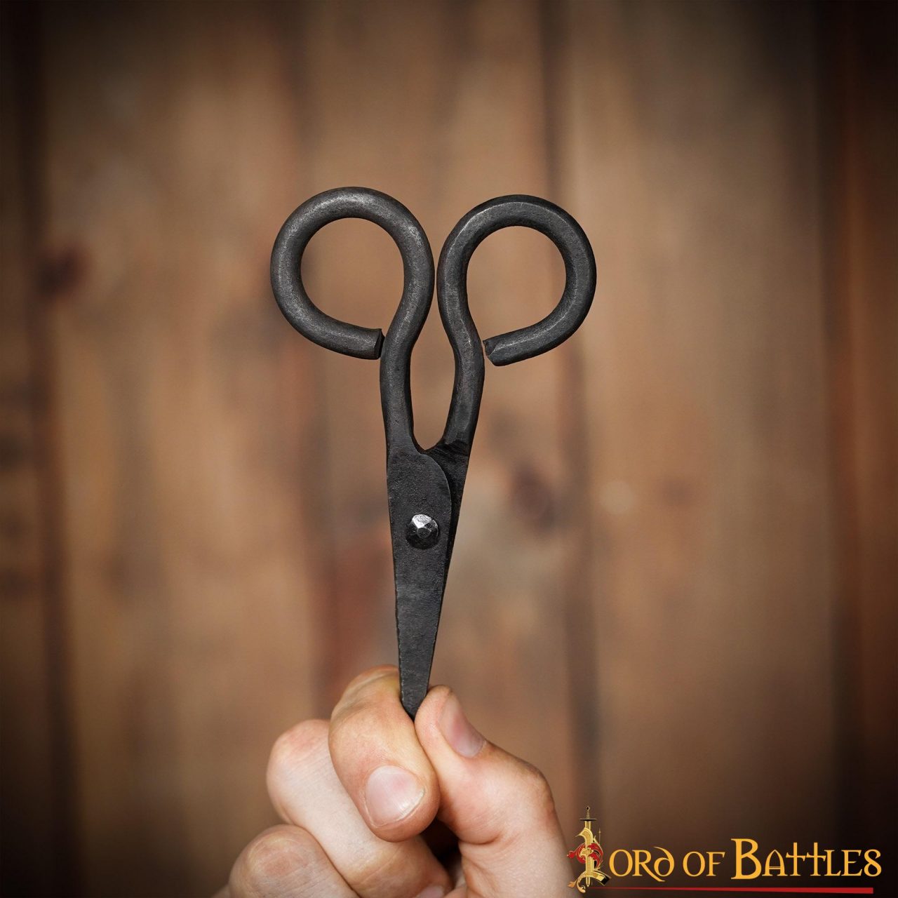 Tijeras antiguas de hierro forjado - accesorio medieval funcional - imagen 5