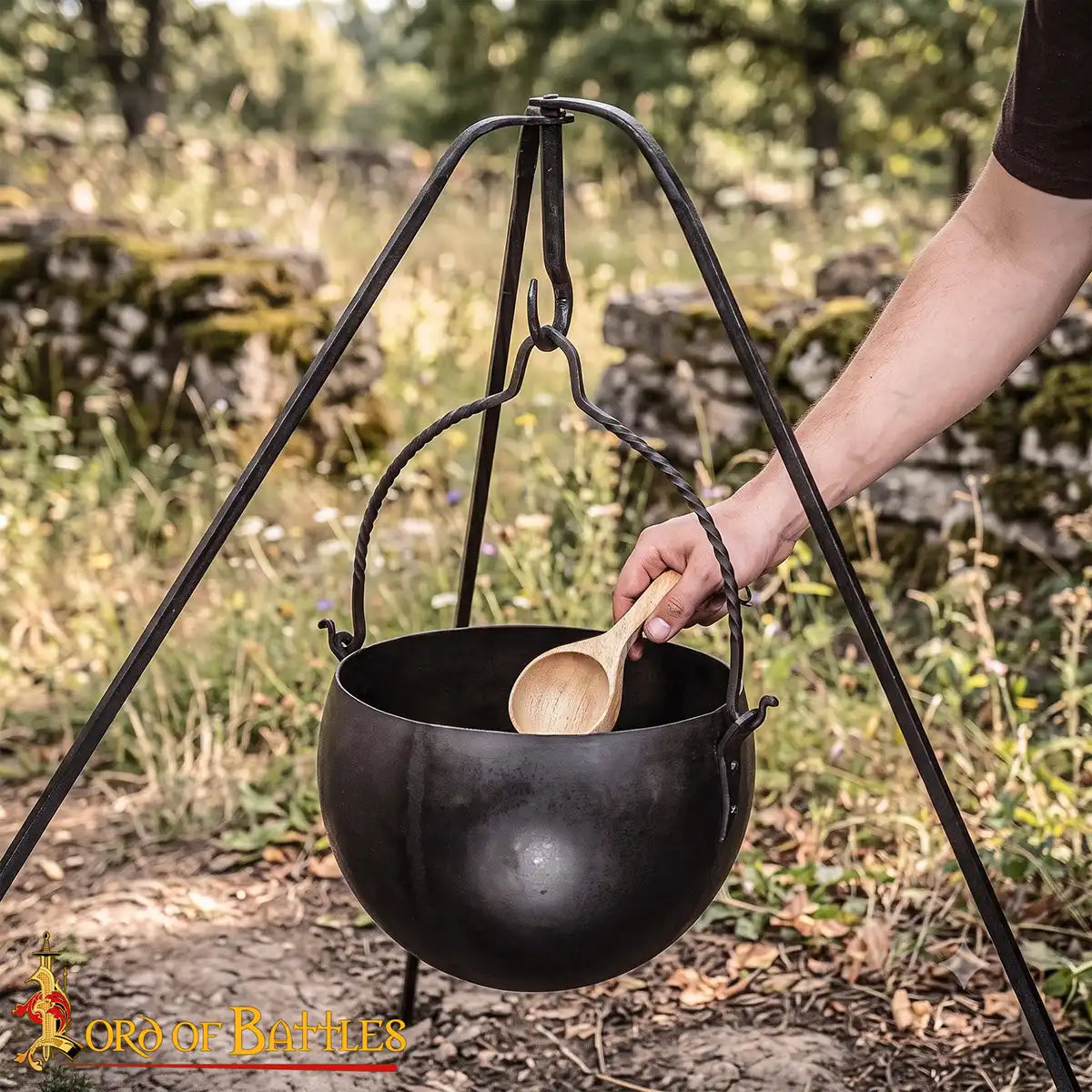 Trípode de campamento medieval de hierro forjado - imagen 7