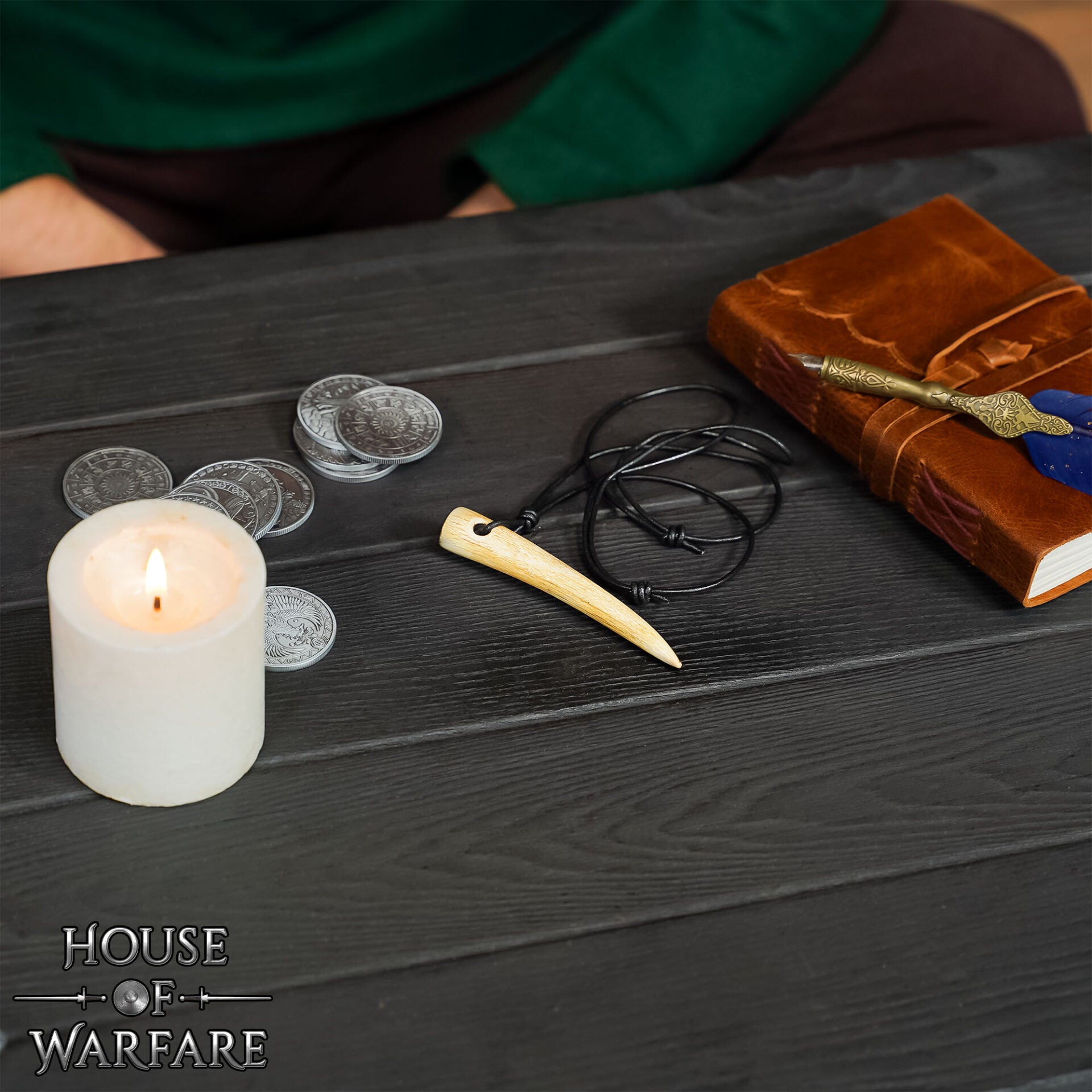 Imagen única de: Collar Colgante Cuerno Vikingo con Cordón de Cuero Ajustable - 4" Cuerno Natural Pulido