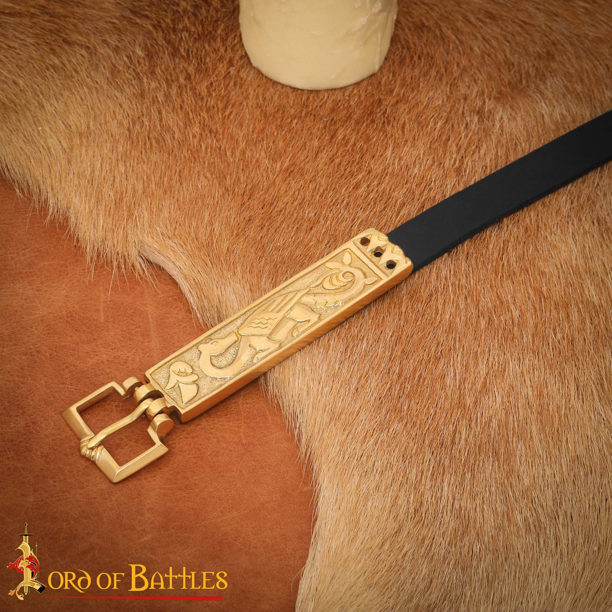 Imagen única de: Hebilla de Cinturón Vikinga de Latón Macizo con Forma de Dragón - Diseño Nórdico Grabado