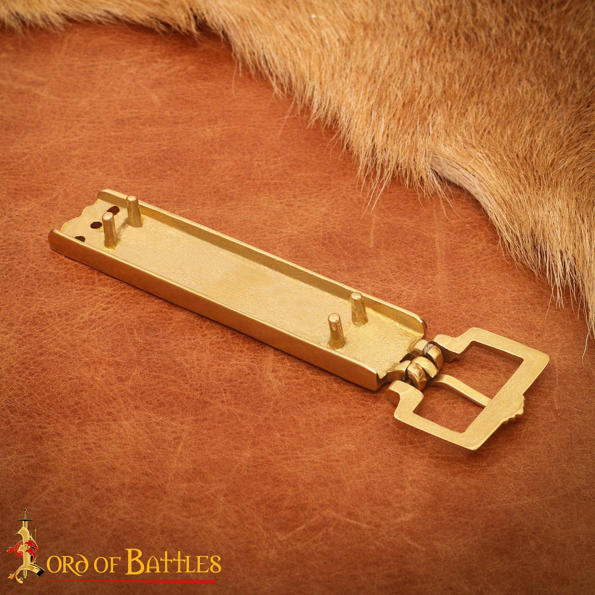 Imagen única de: Hebilla de Cinturón Vikinga de Latón Macizo con Forma de Dragón - Diseño Nórdico Grabado