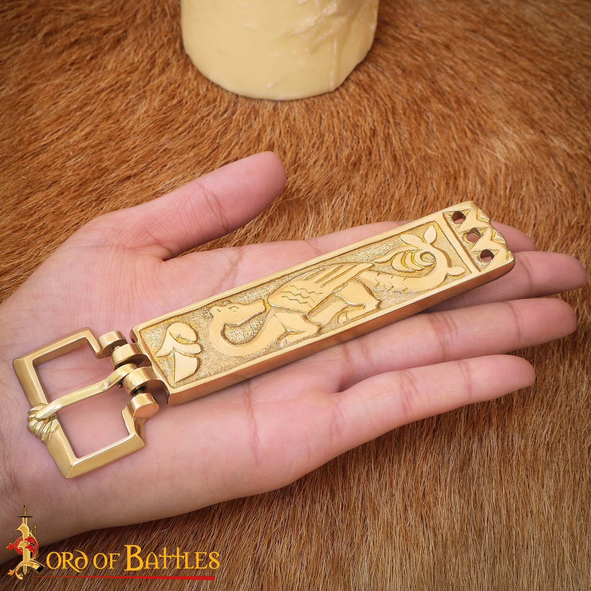 Imagen única de: Hebilla de Cinturón Vikinga de Latón Macizo con Forma de Dragón - Diseño Nórdico Grabado