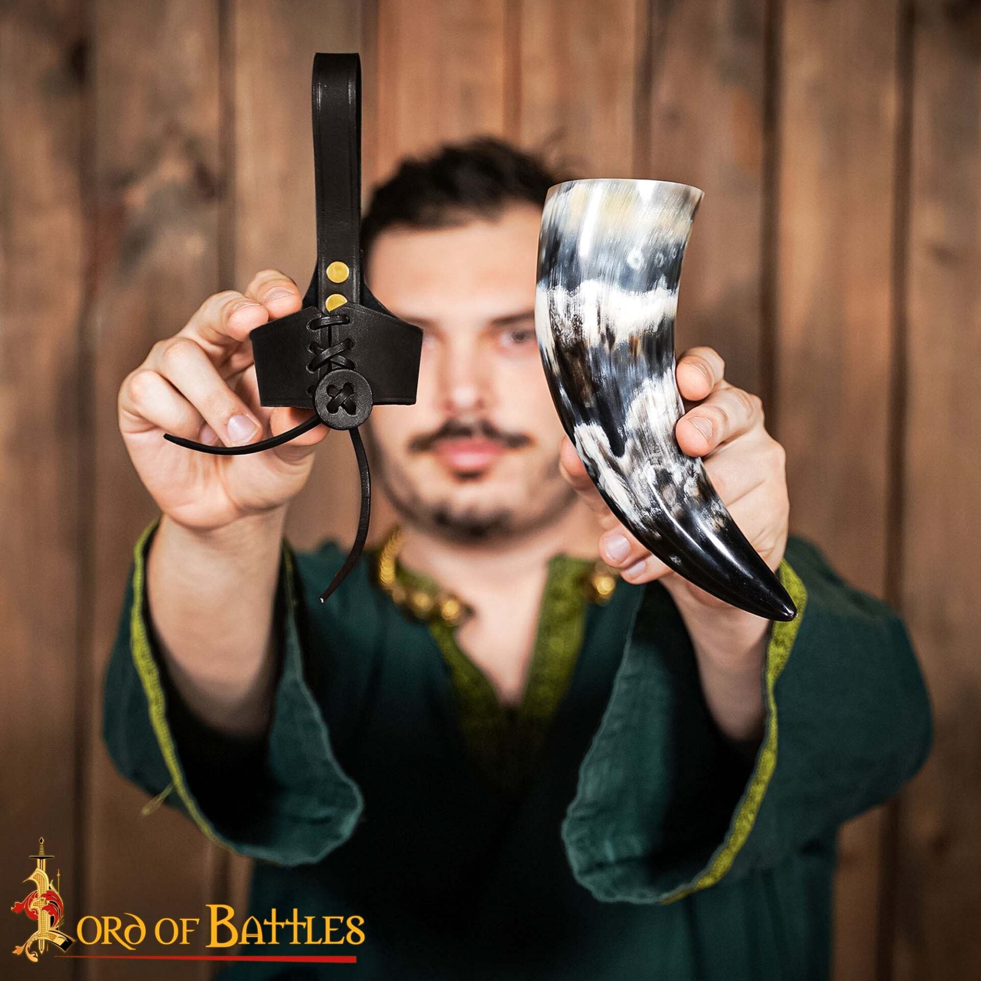 Cuerno de beber vikingo con funda de cuero - imagen 12