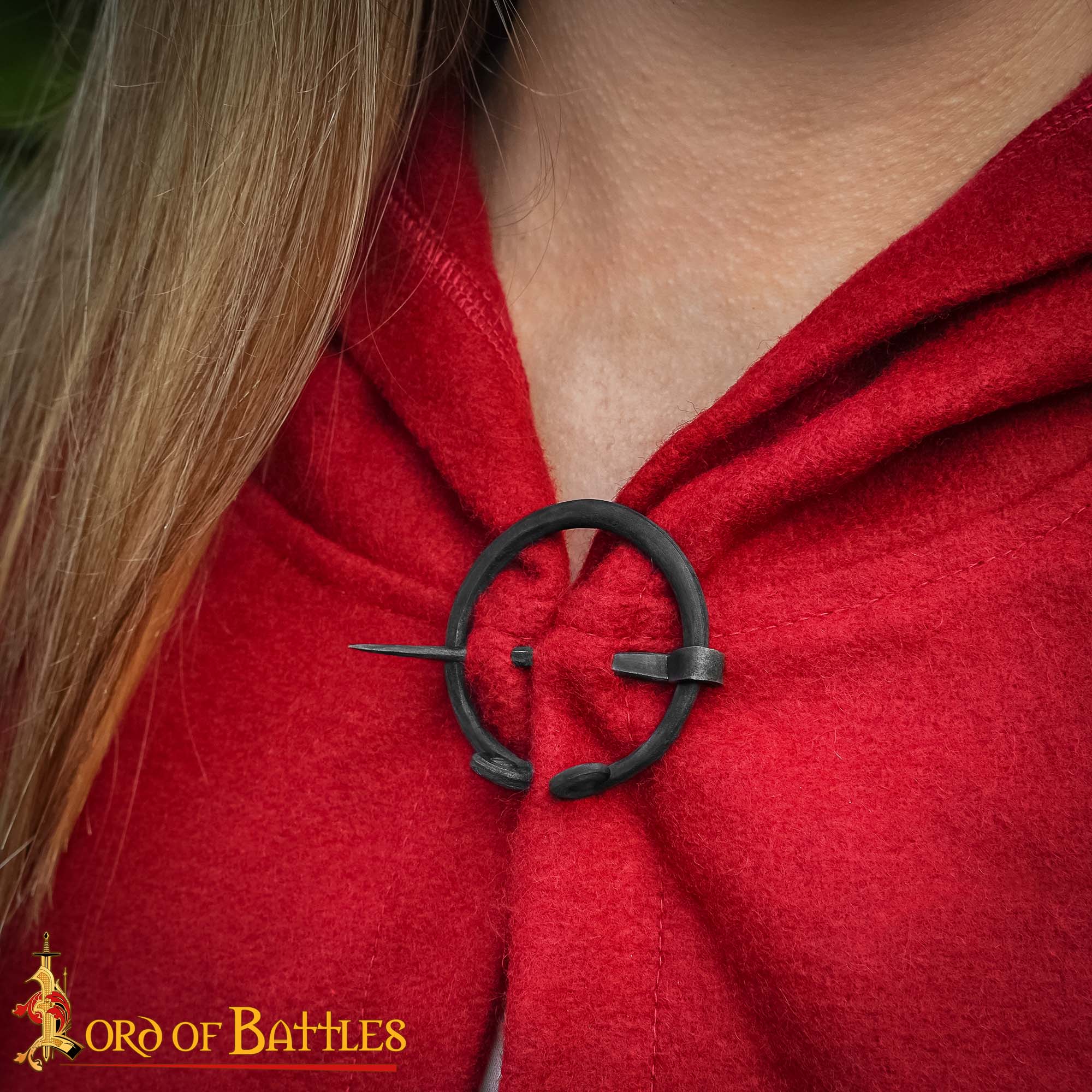 Broche penannular vikingo forjado a mano - Fíbula de hierro para manto - imagen 9
