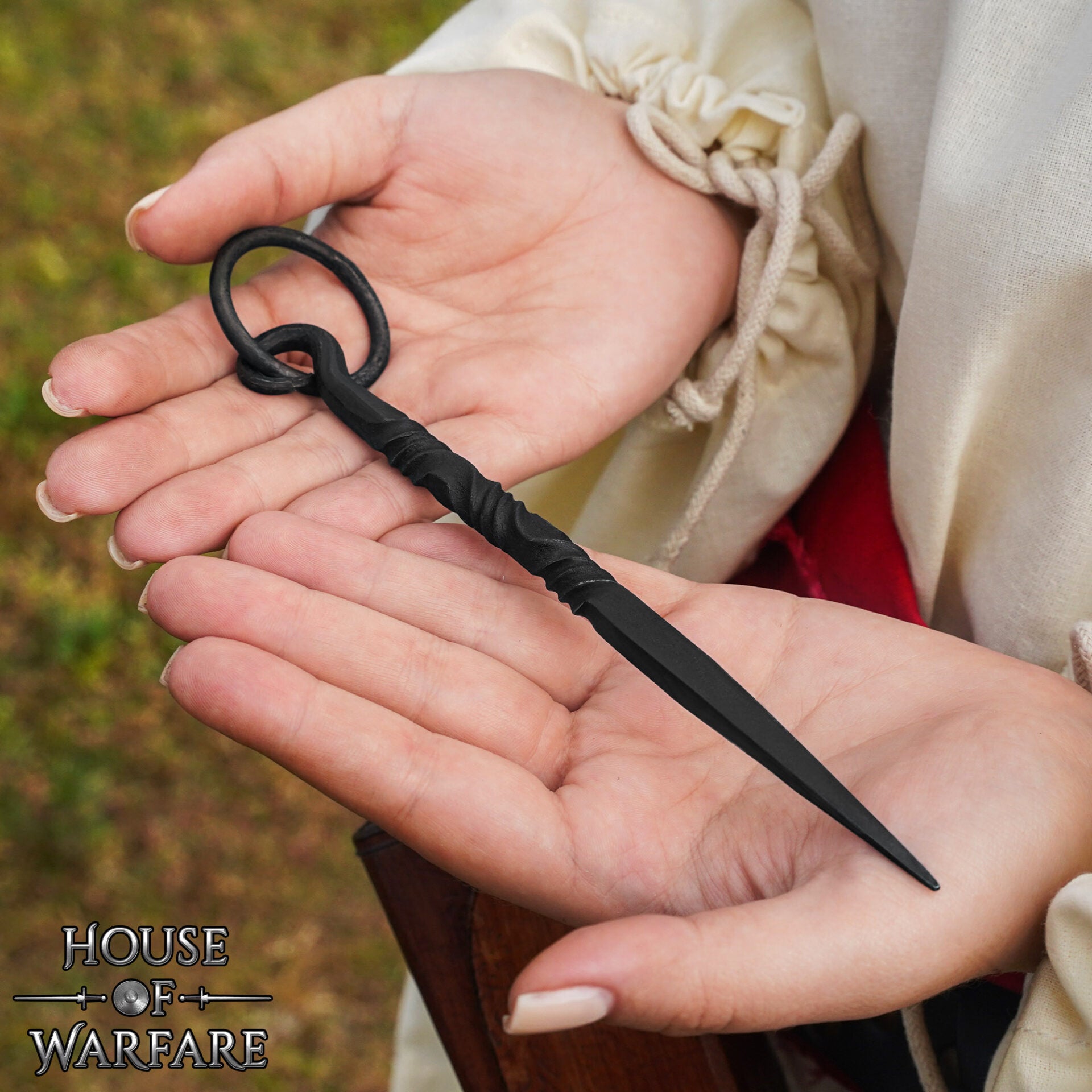 Imagen única de: Pica Medieval de Hierro Negro Forjada a Mano - 7 Pulgadas Vikingo Herramienta de Comedor